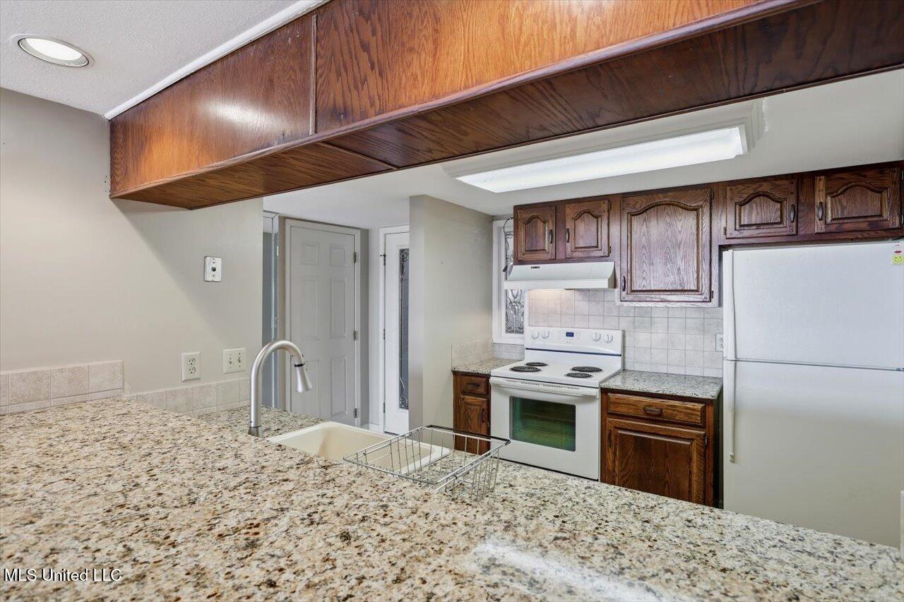 157 Dyke Road Property Photo 10