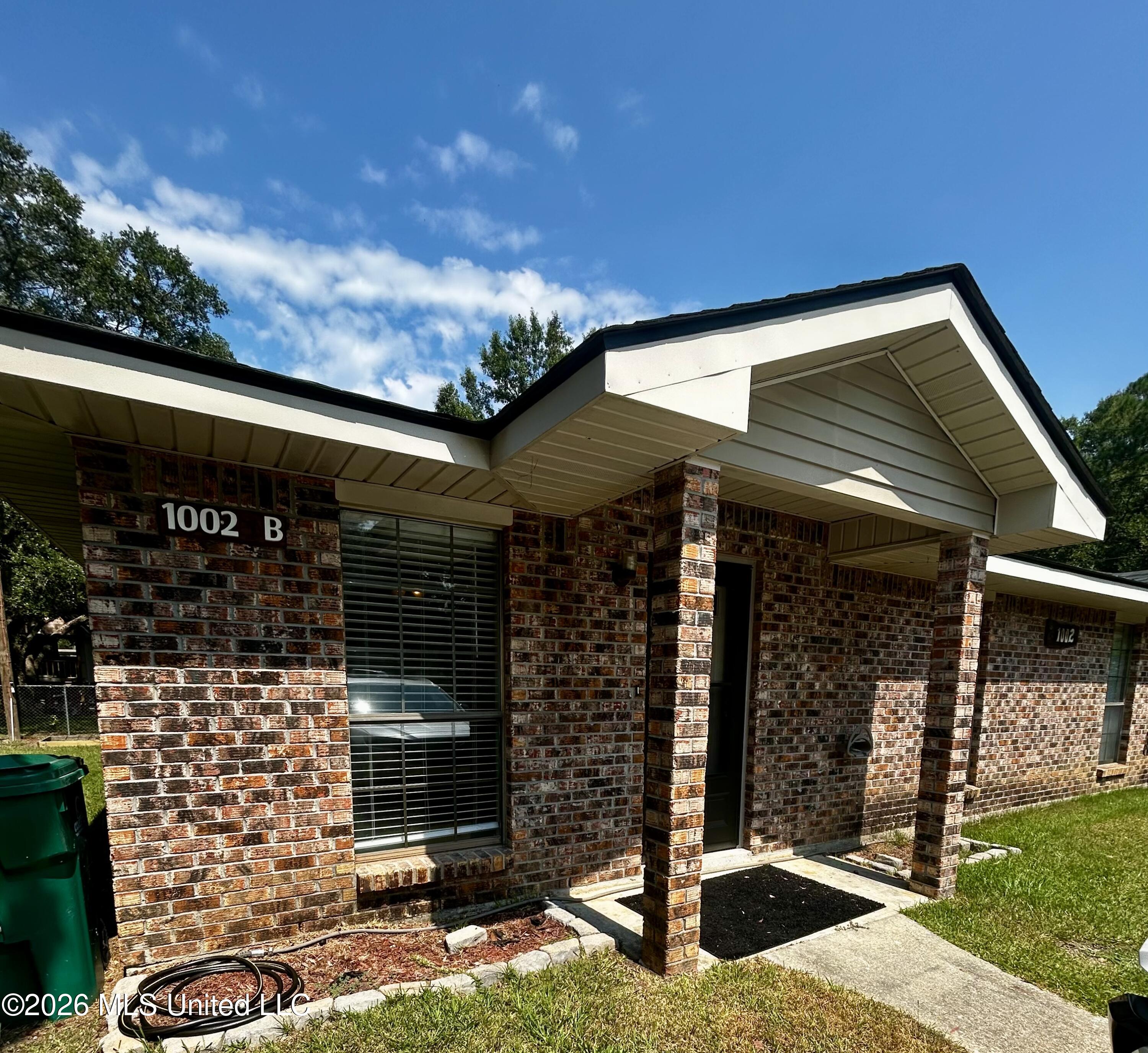 1002 Telly Road Property Photo 2