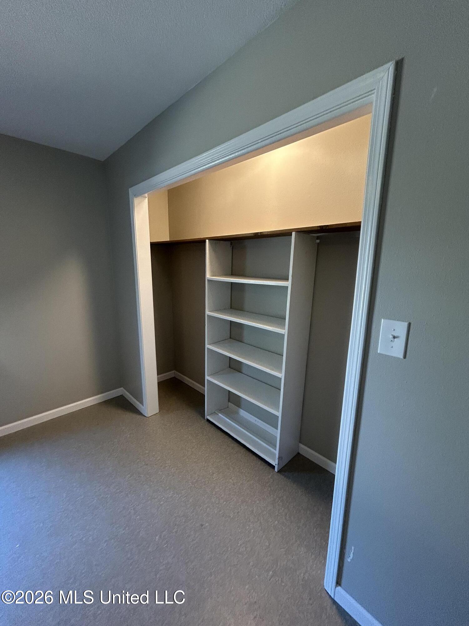 1010 Telly Road Property Photo 4