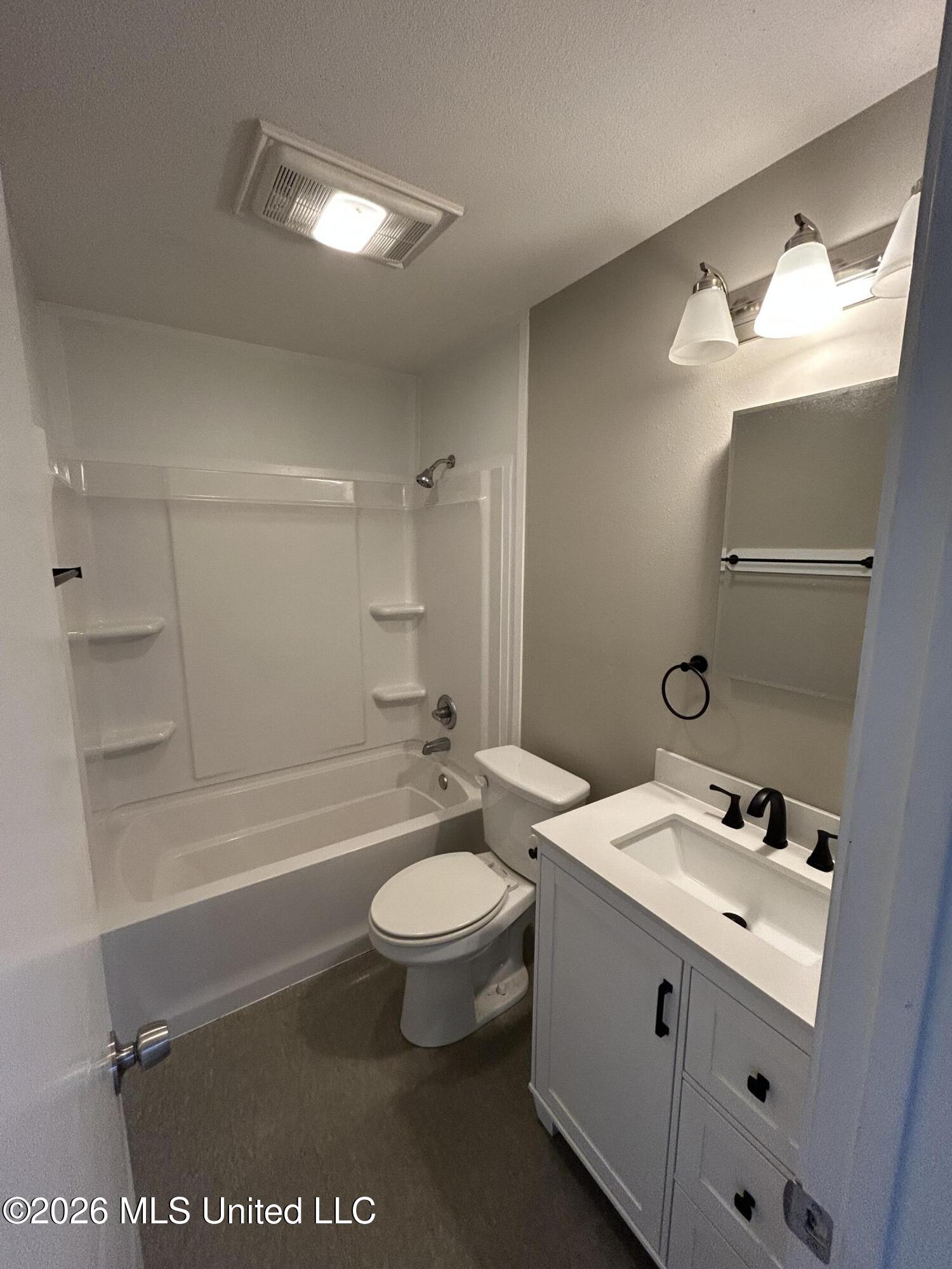 1010 Telly Road Property Photo 8