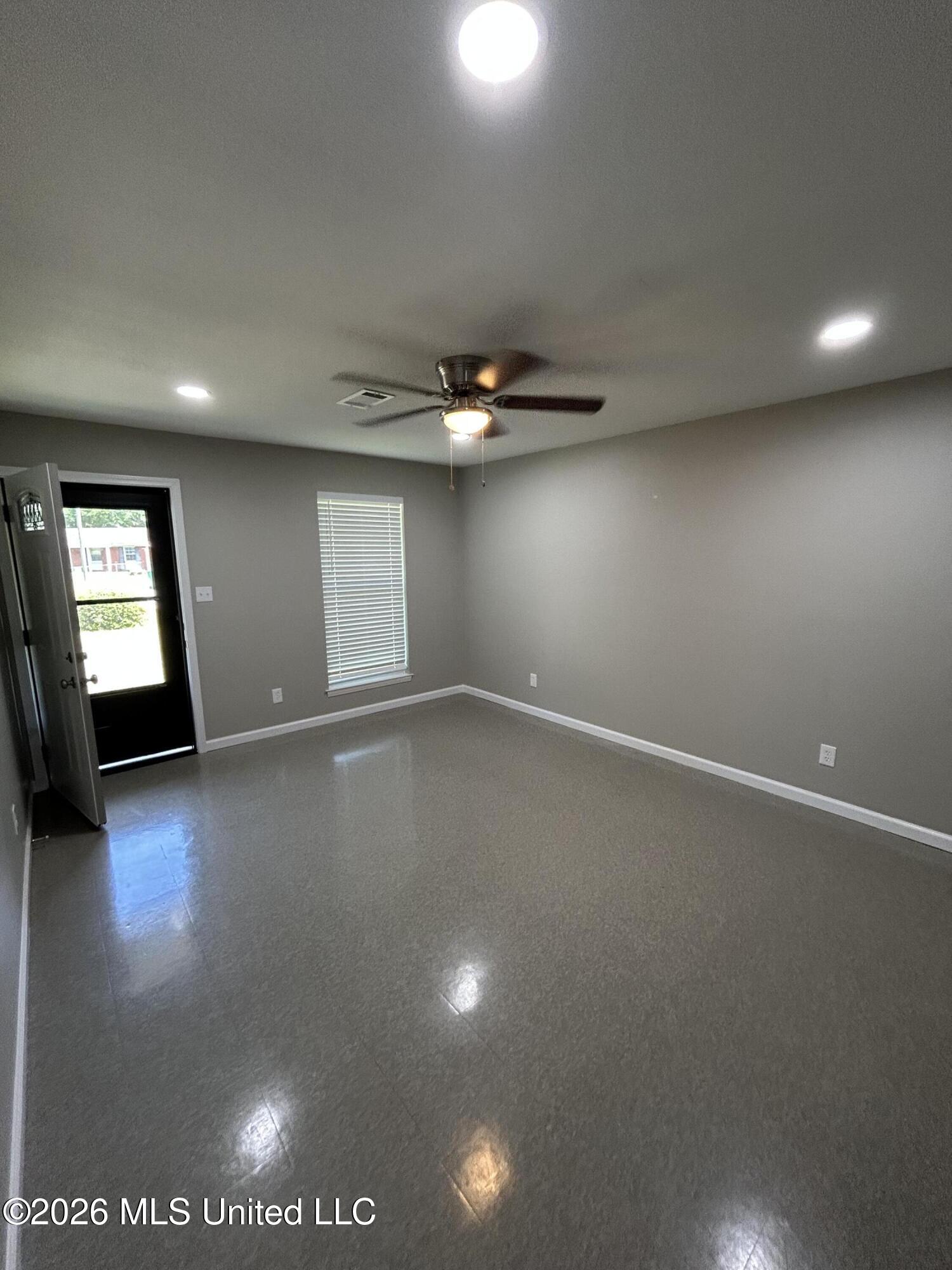 1010 Telly Road Property Photo 10