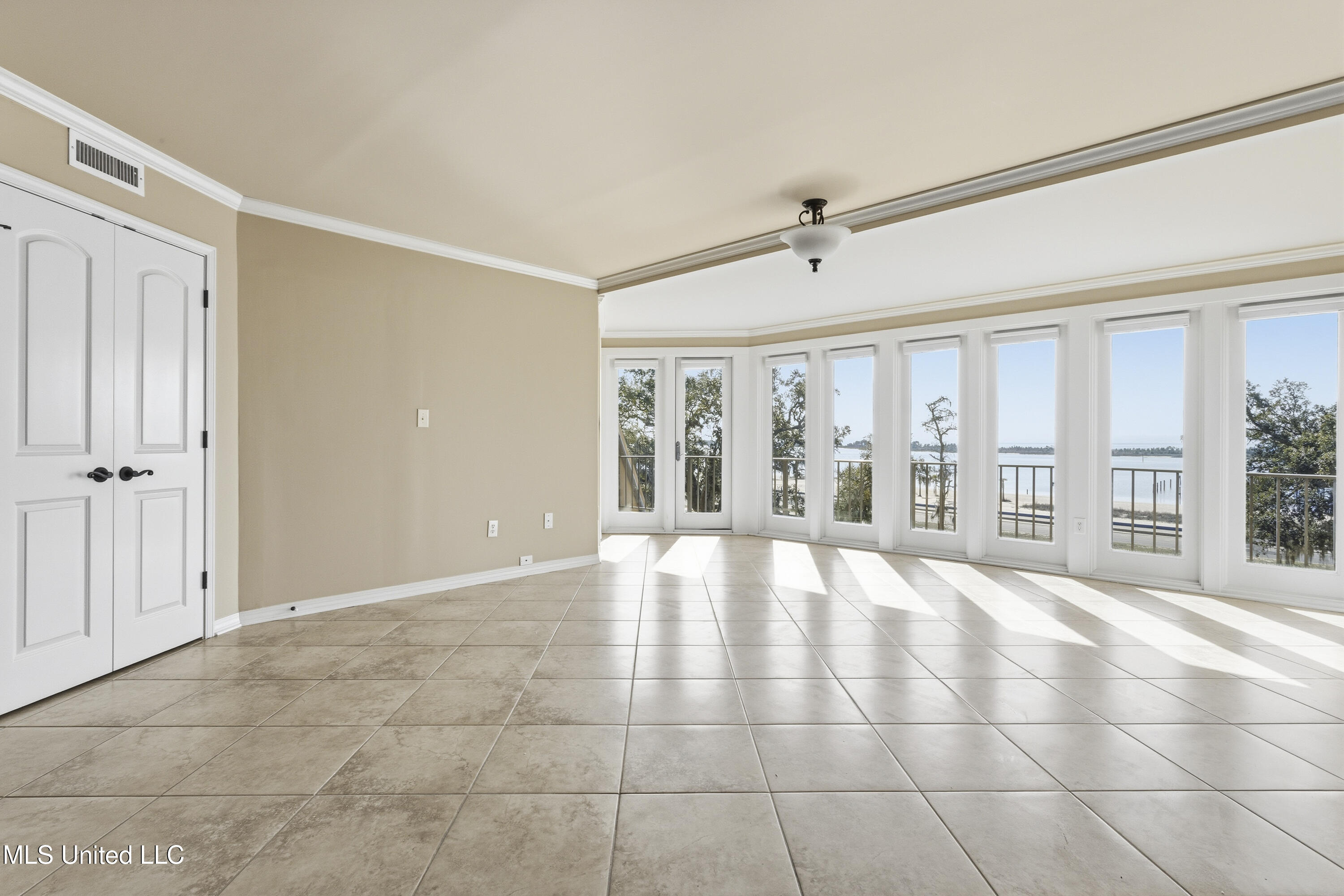 520 Beach Boulevard Property Photo 4