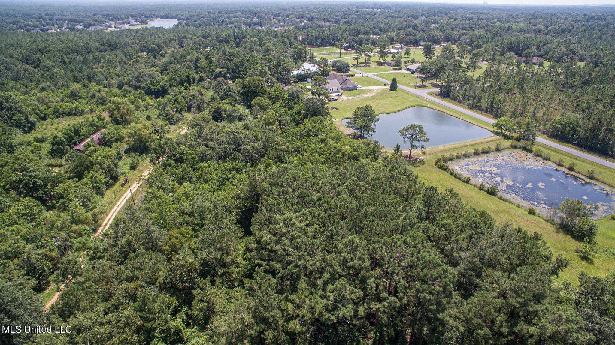 15320 Walter Smith Road Property Photo 2