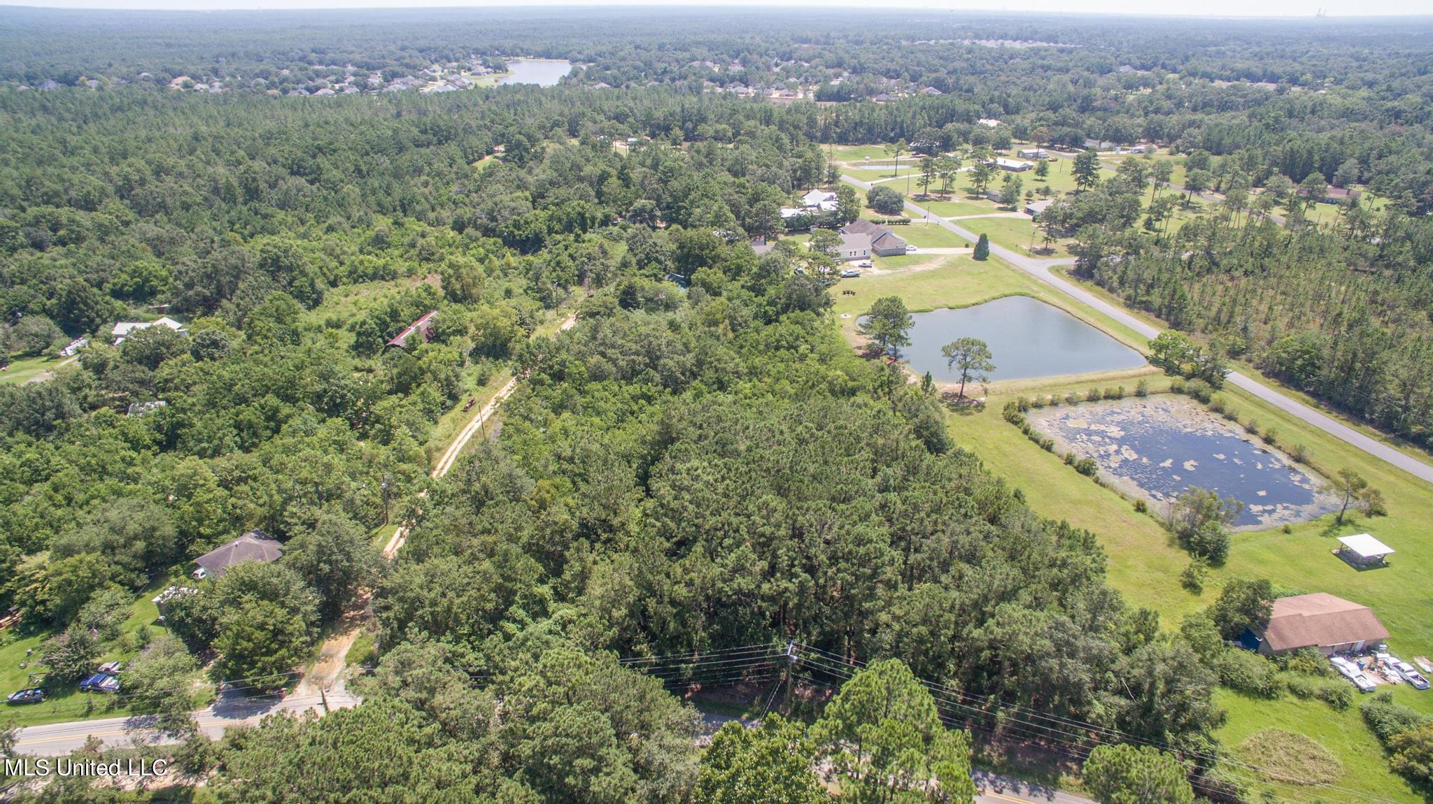 15320 Walter Smith Road Property Photo 3