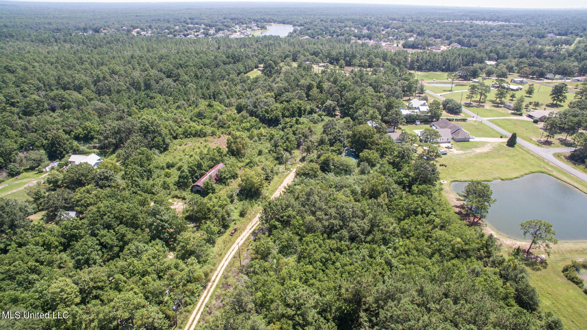 15320 Walter Smith Road Property Photo 5