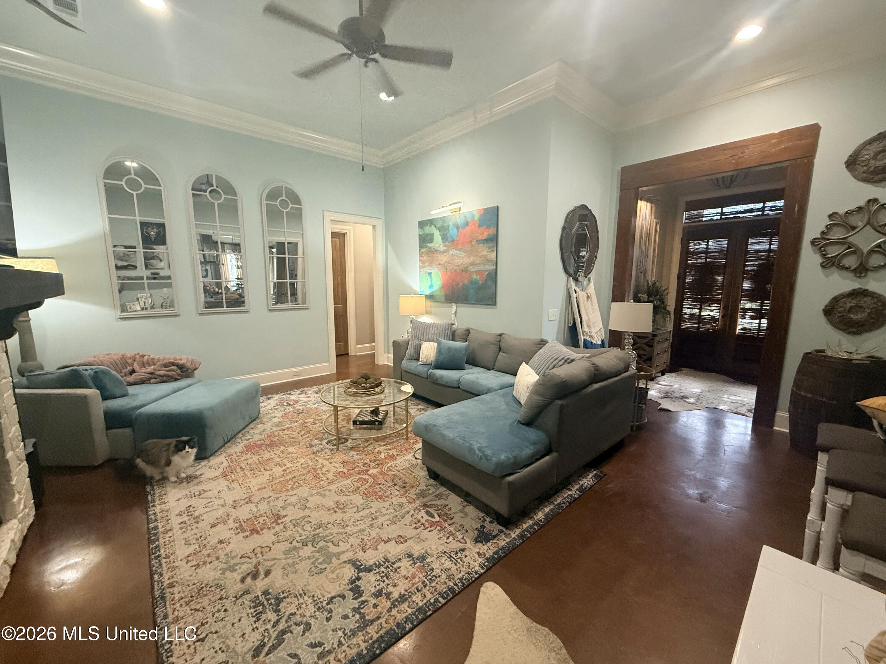 424 Stonewater Cove Property Photo 6