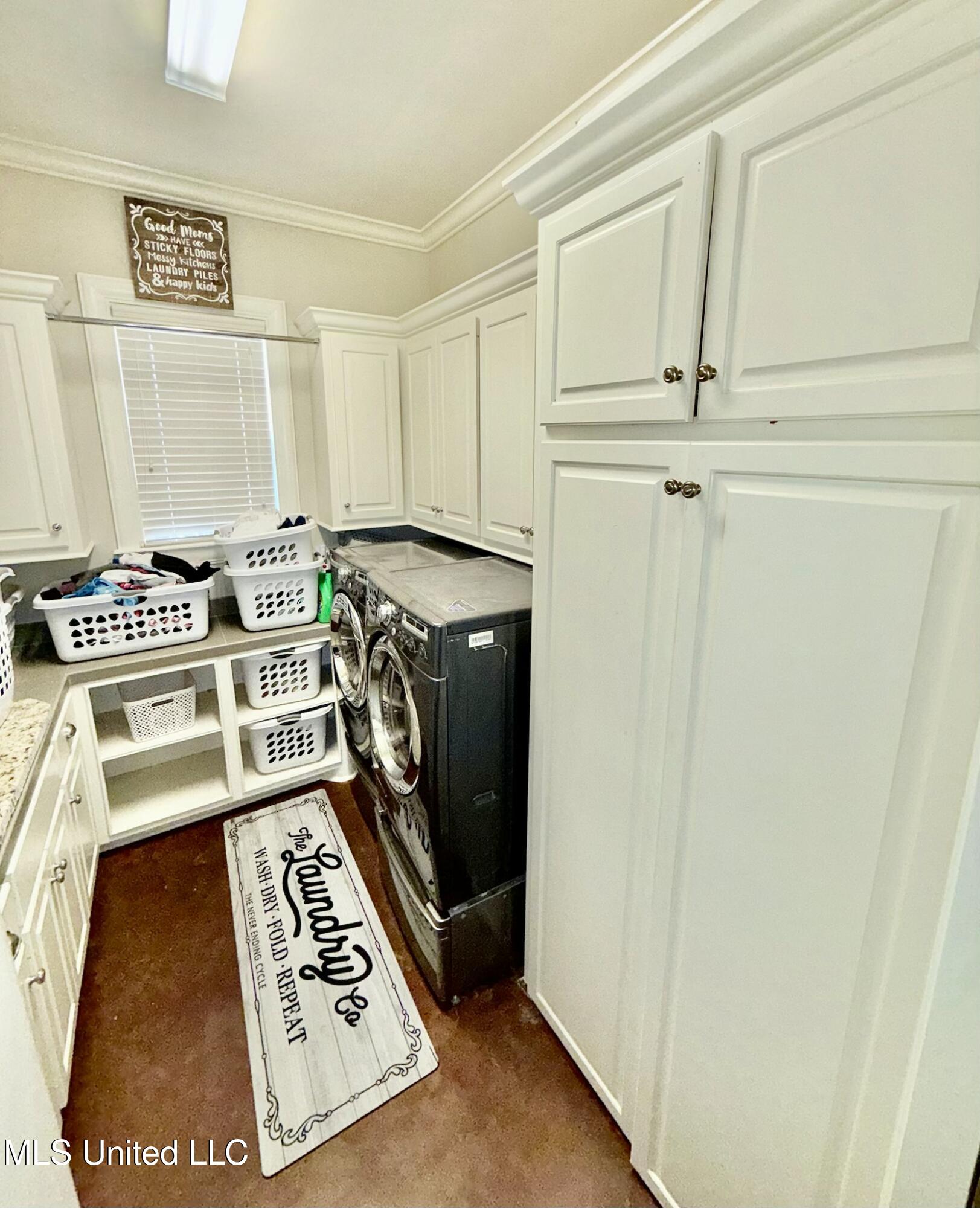 424 Stonewater Cove Property Photo 18