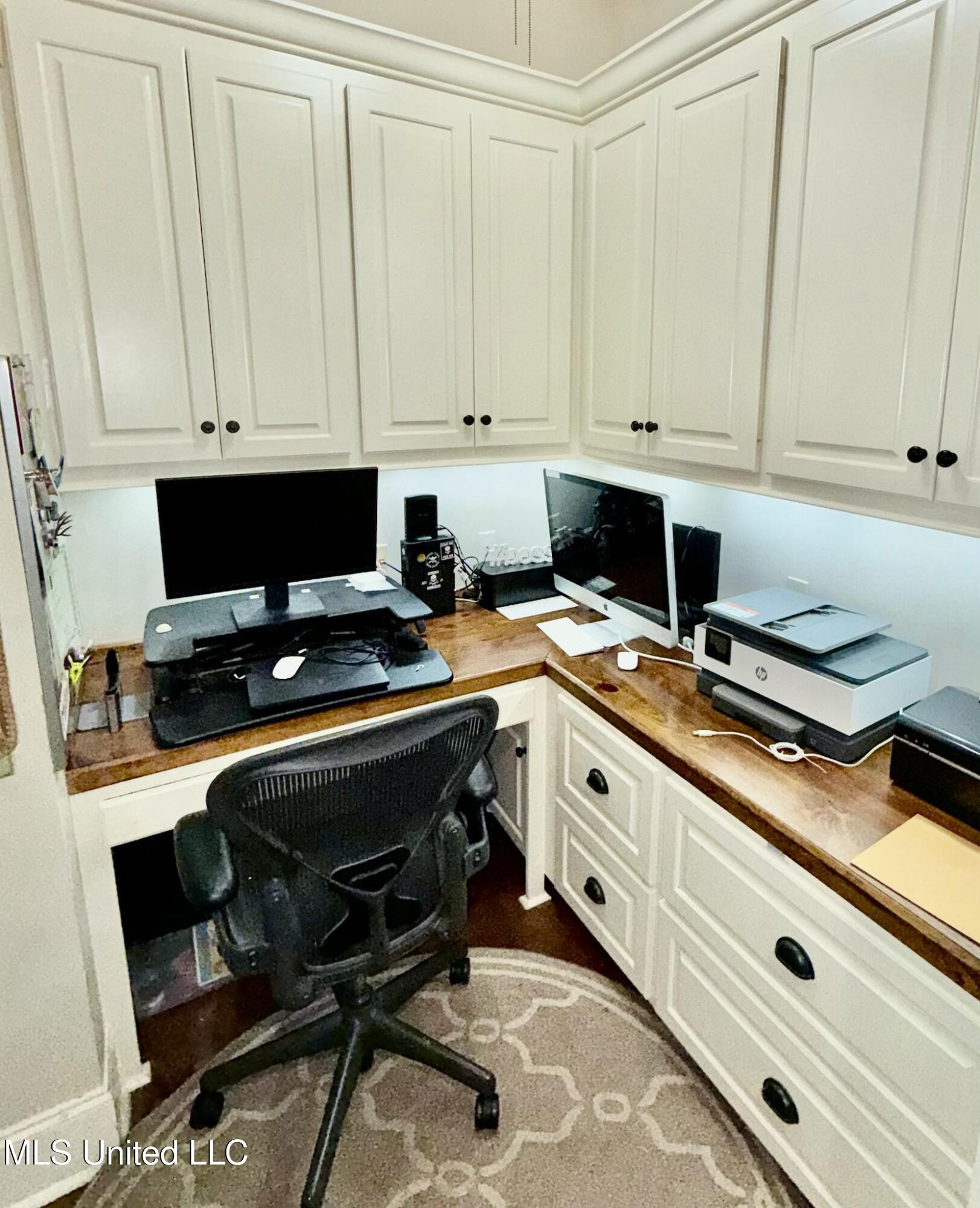 424 Stonewater Cove Property Photo 19