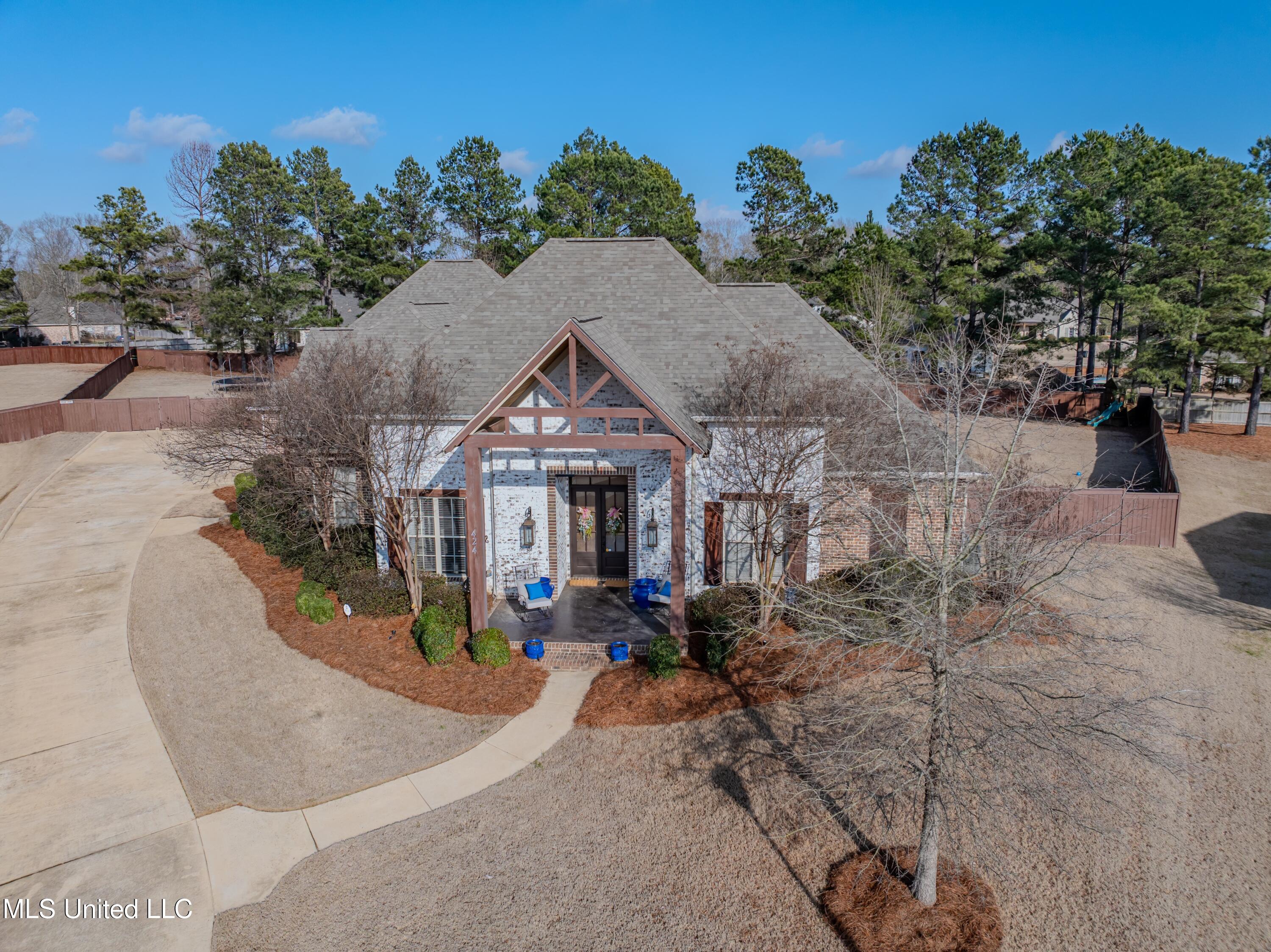 424 Stonewater Cove Property Photo 24