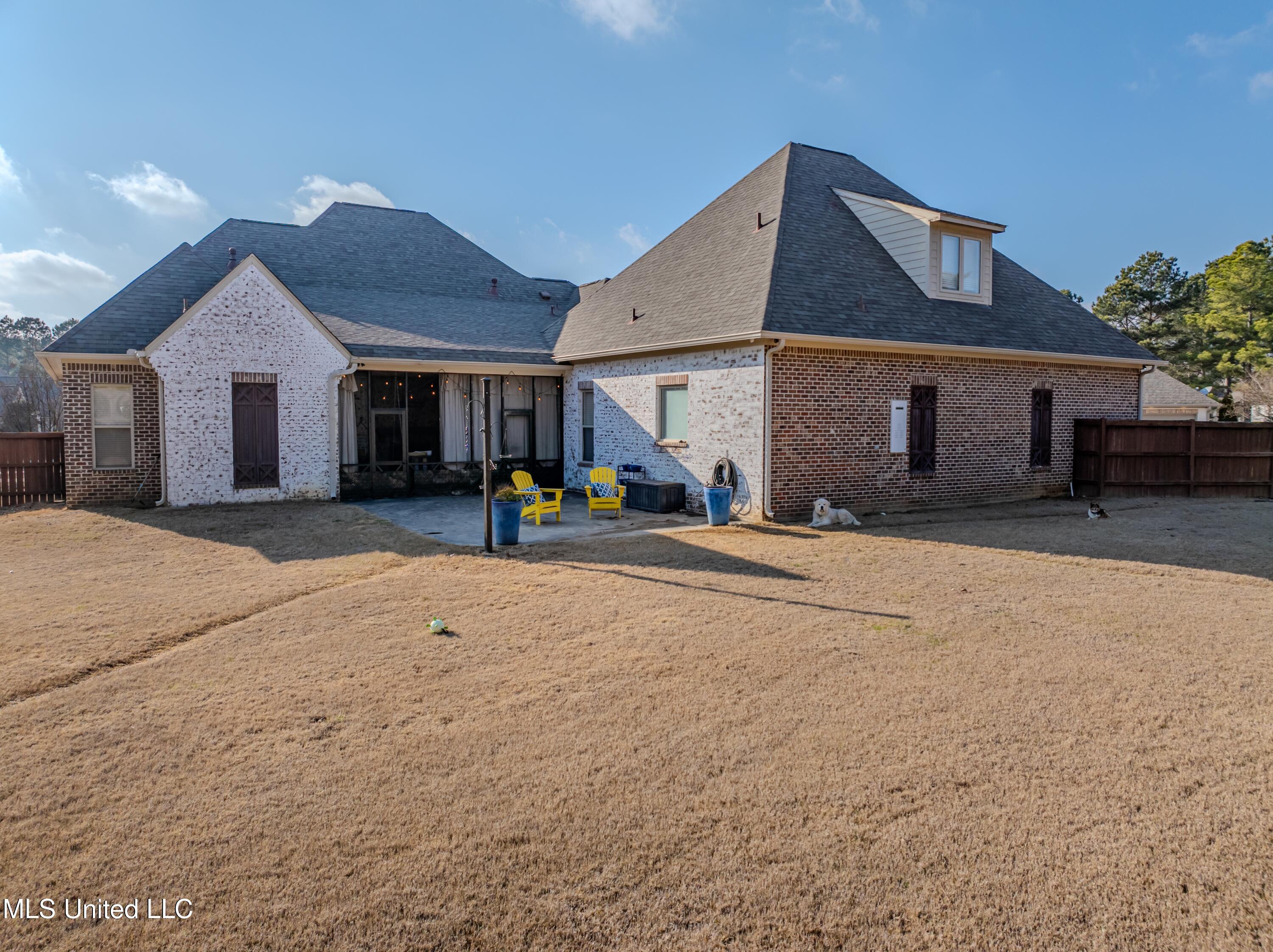 424 Stonewater Cove Property Photo 27