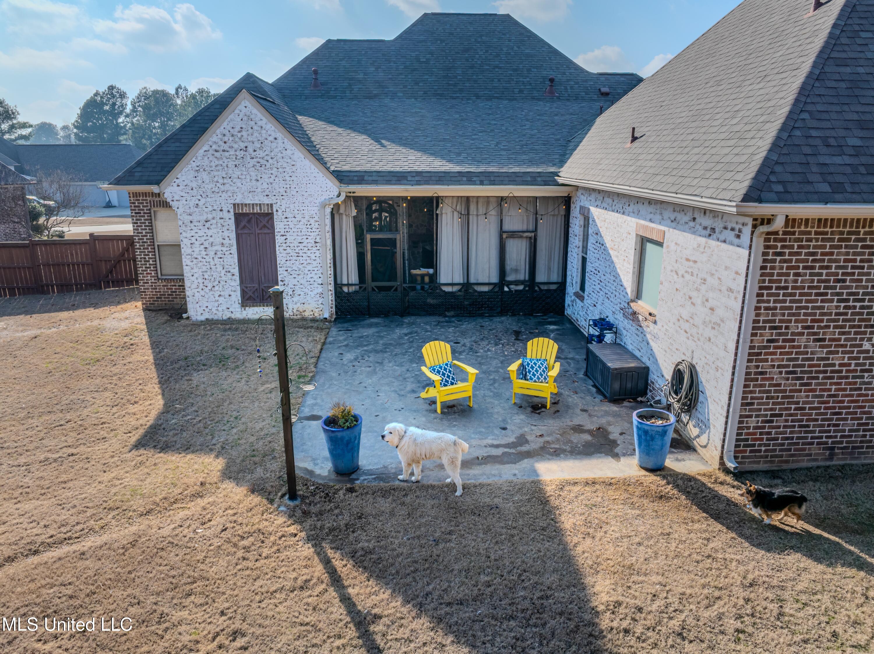 424 Stonewater Cove Property Photo 29