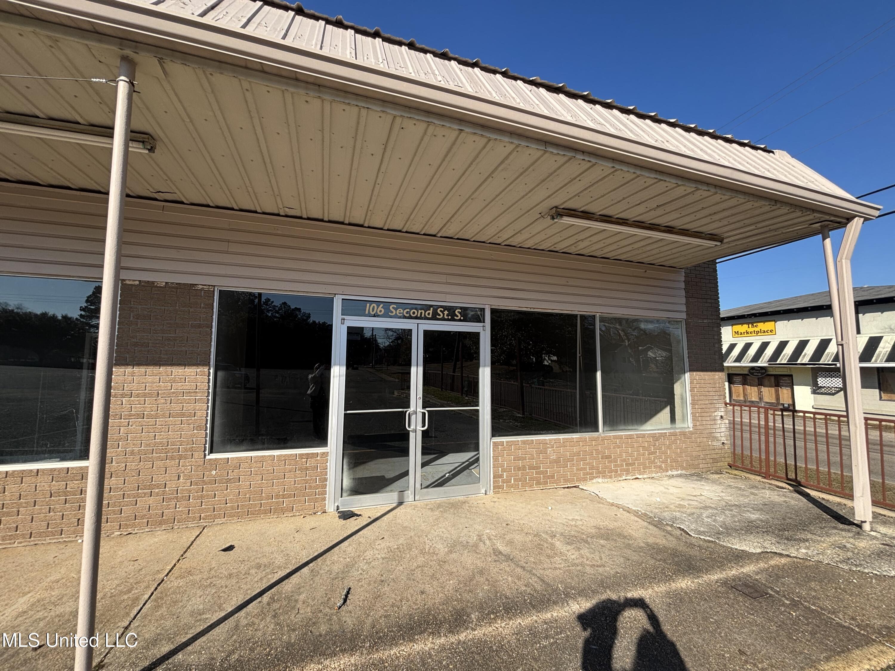 108 S Second Street Property Photo 1