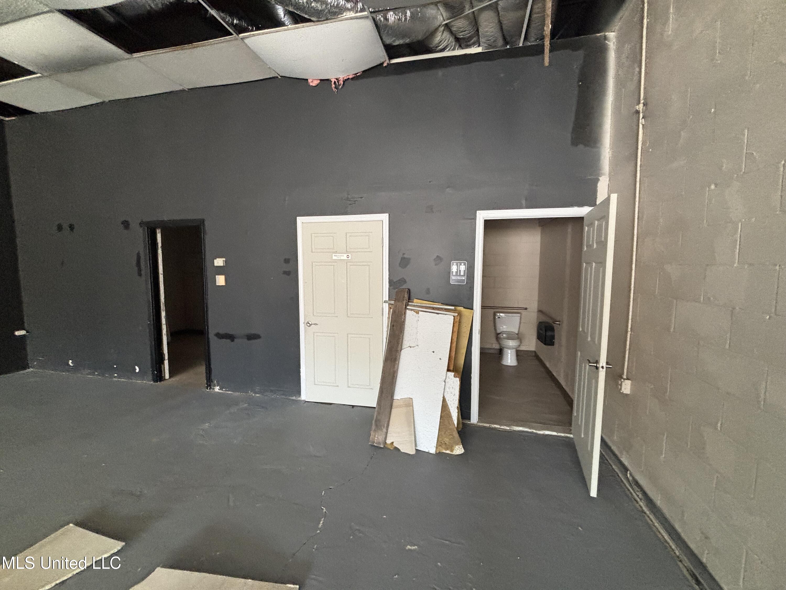 108 S Second Street Property Photo 3