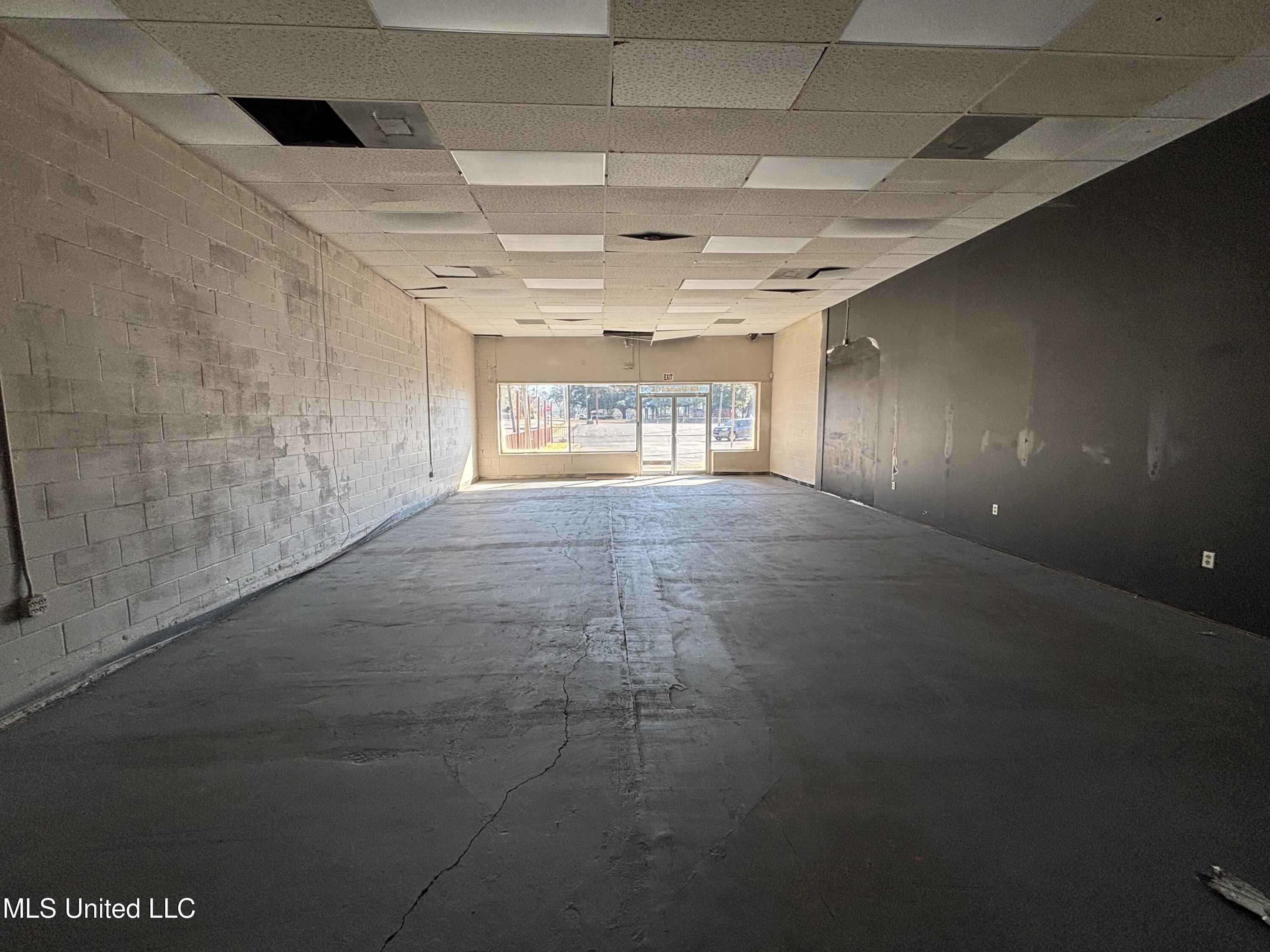 108 S Second Street Property Photo 5
