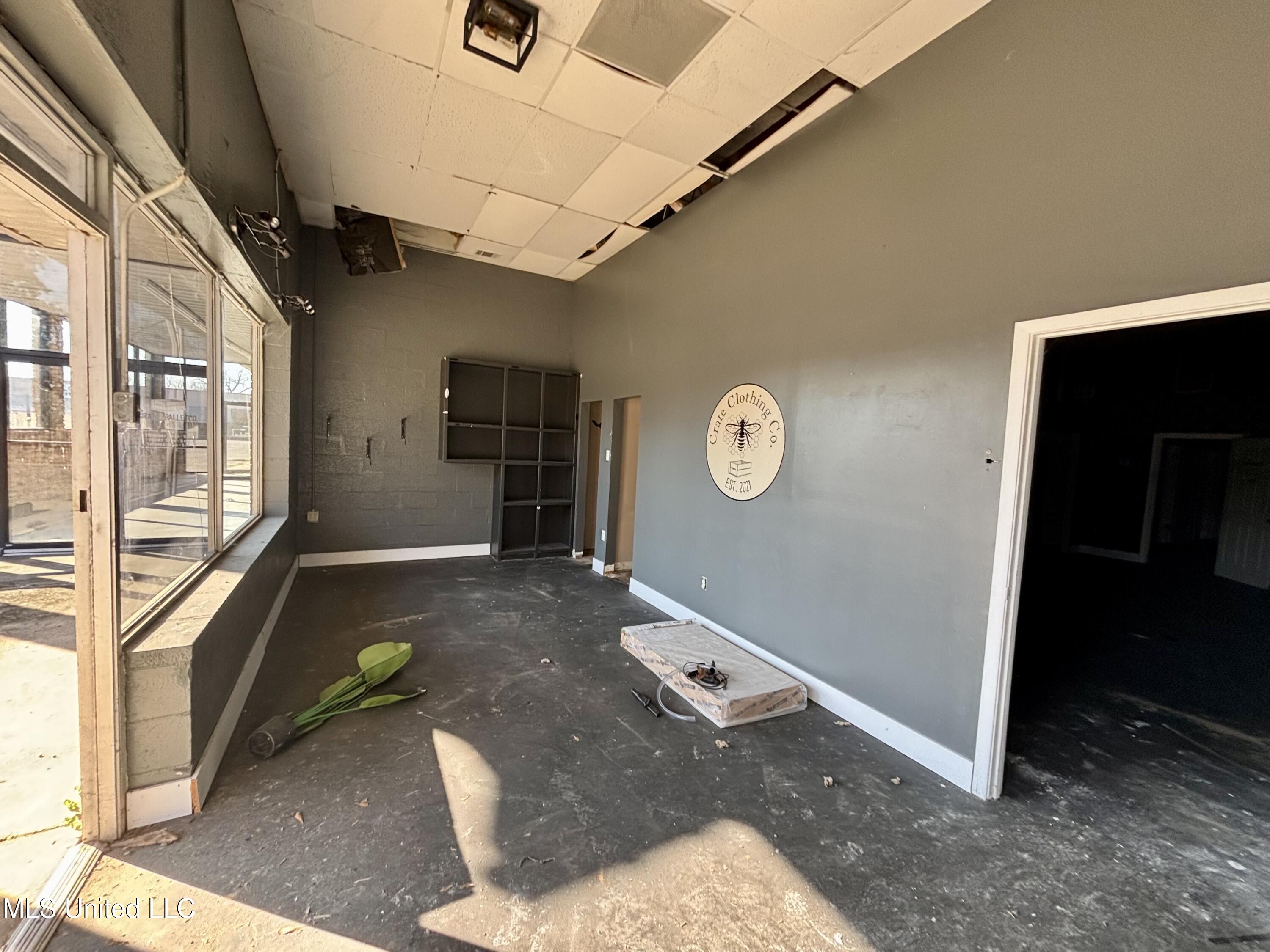 106 S Second Street Property Photo 3