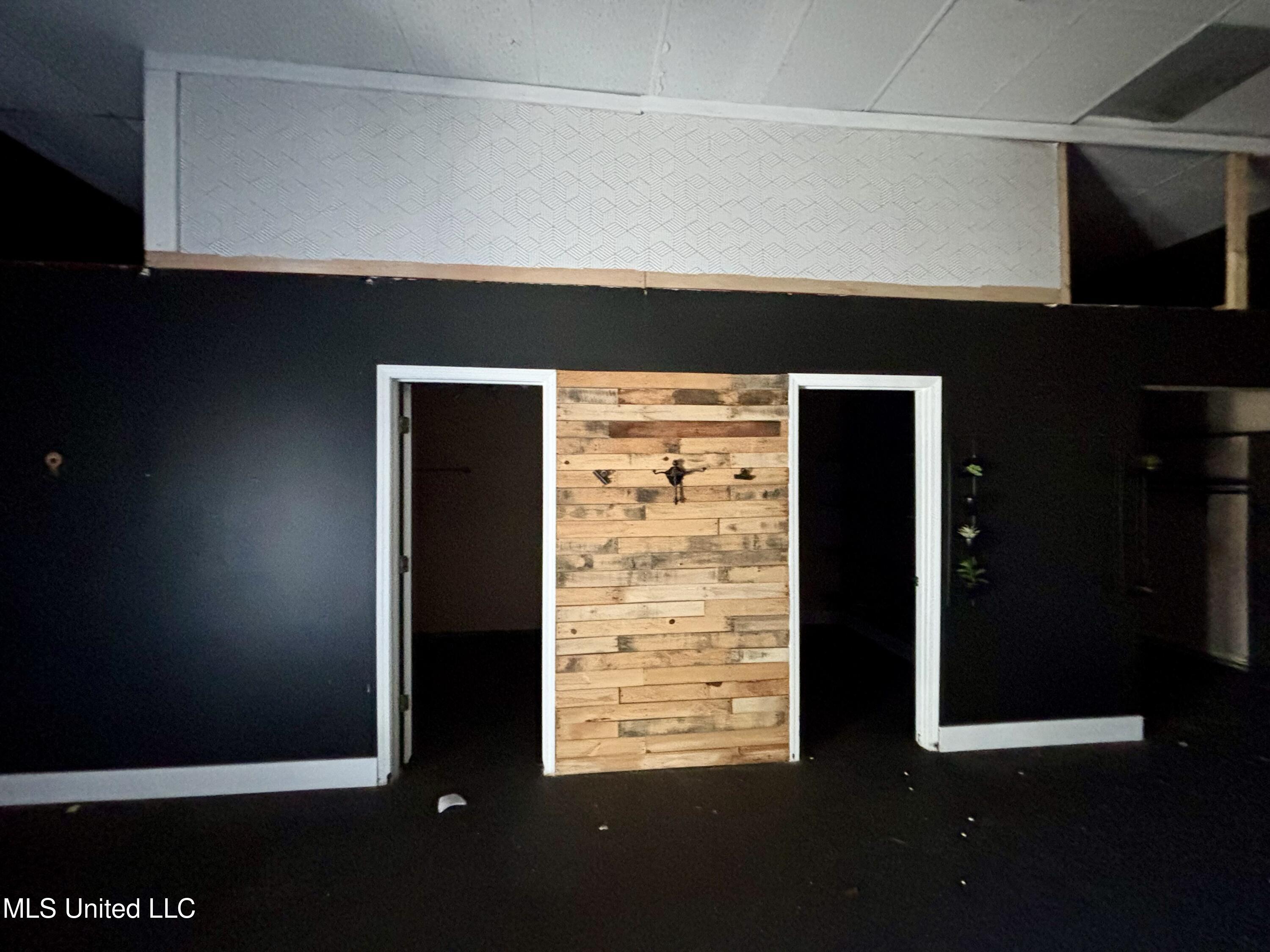 106 S Second Street Property Photo 6