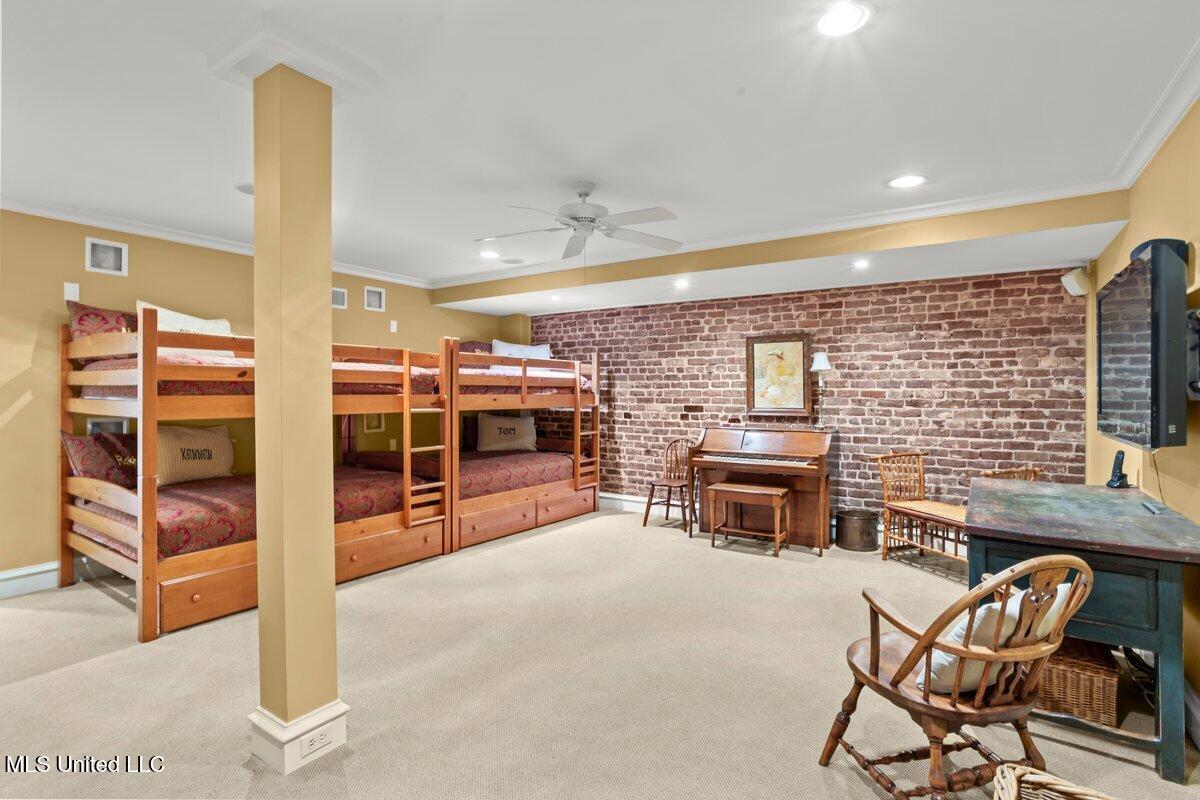 126 N Broadway Property Photo 29
