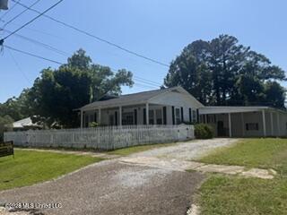 206 S Monroe Street Property Photo 3
