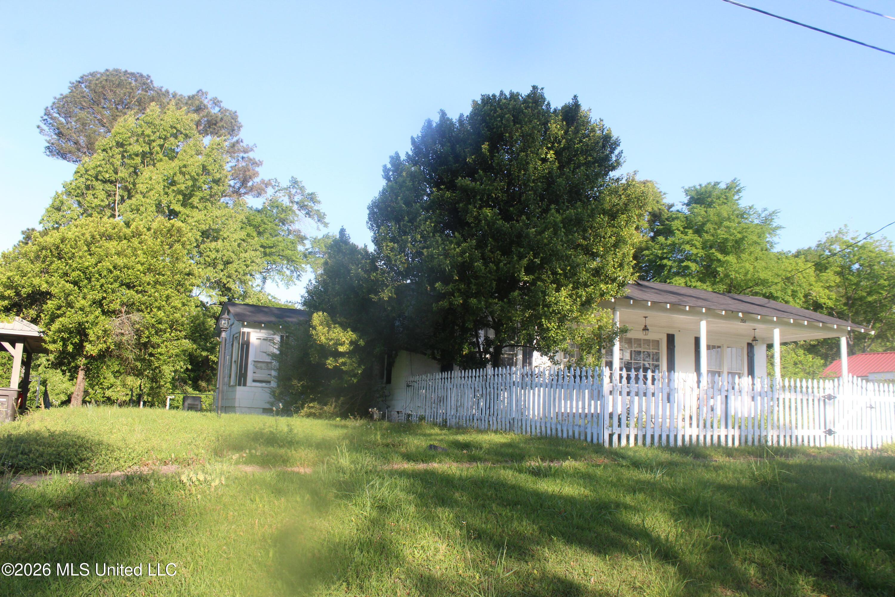 206 S Monroe Street Property Photo 5