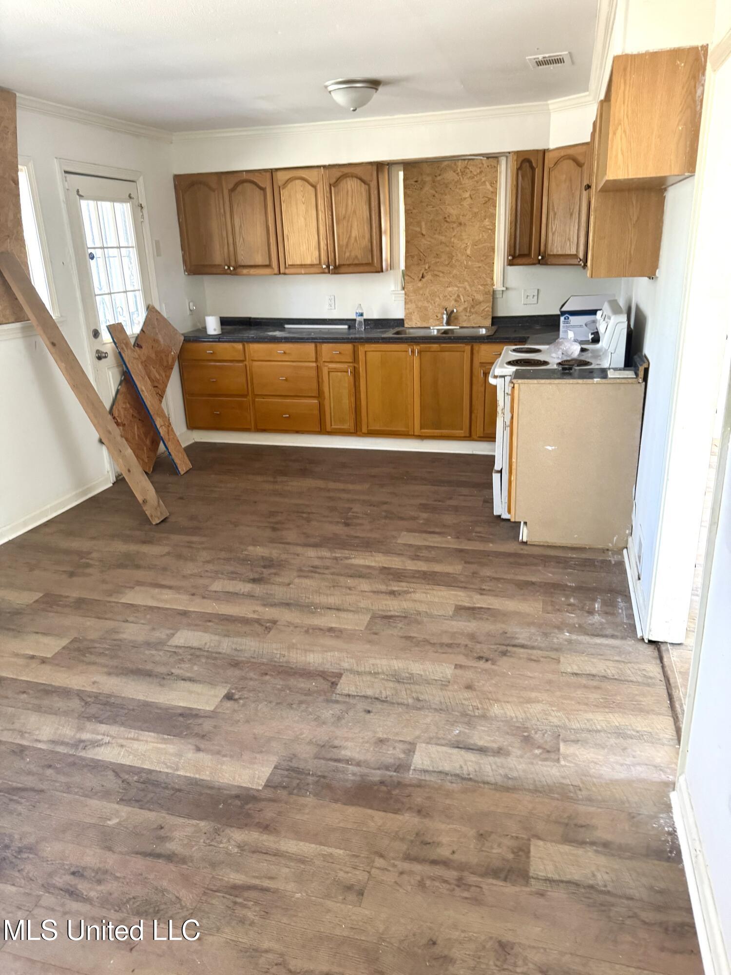410 Oneida Avenue Property Photo 2