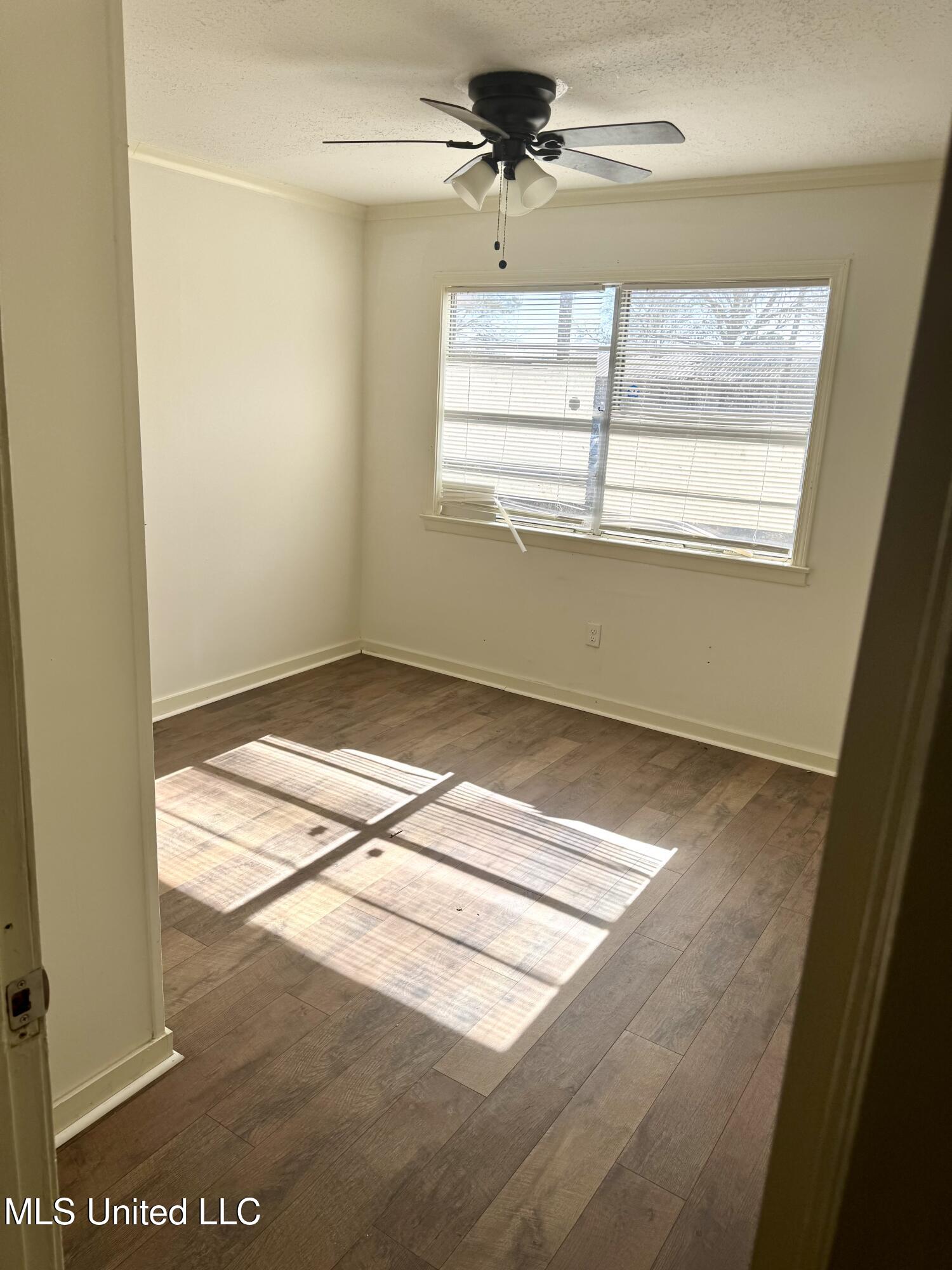 410 Oneida Avenue Property Photo 3