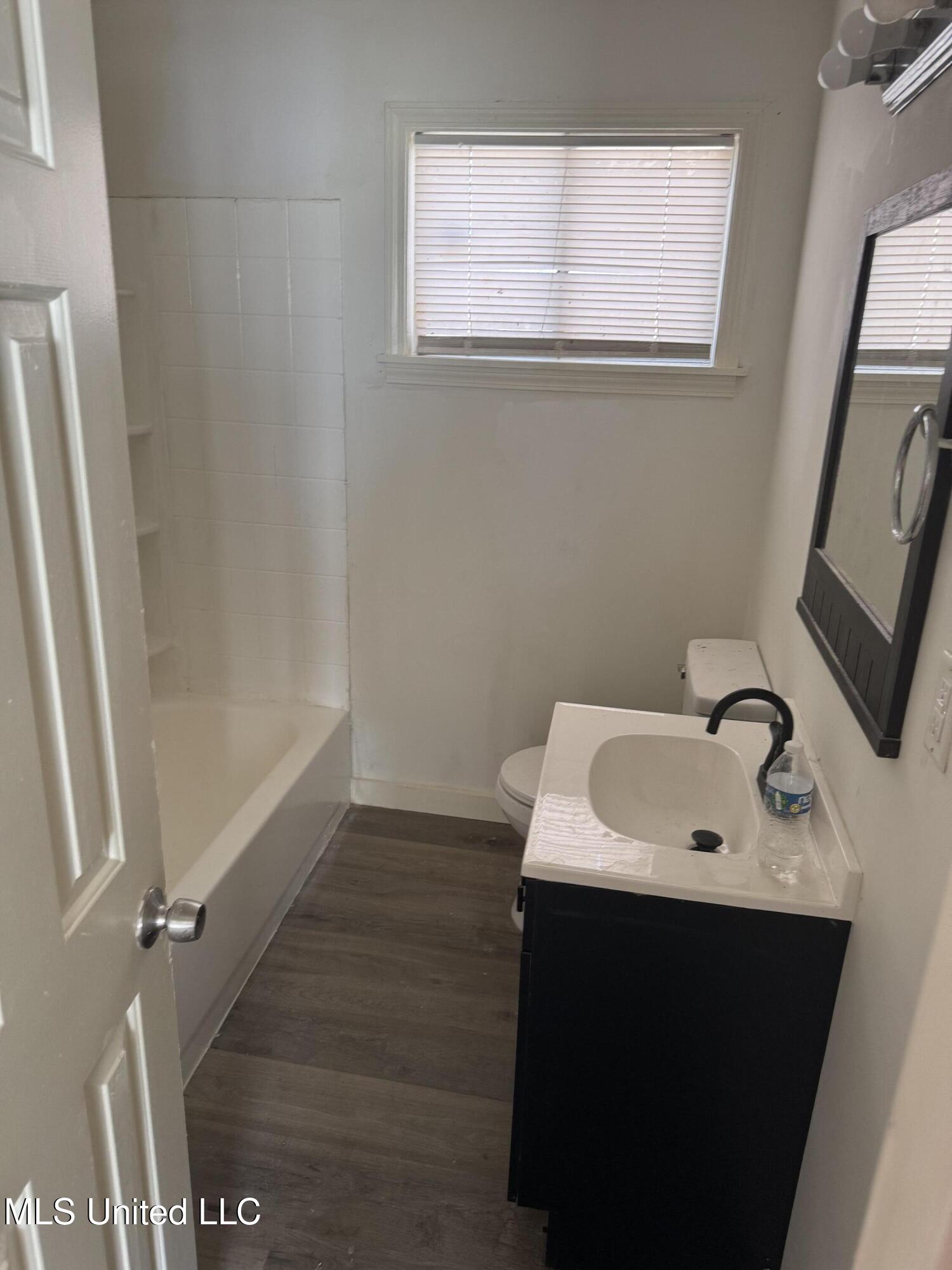 410 Oneida Avenue Property Photo 6