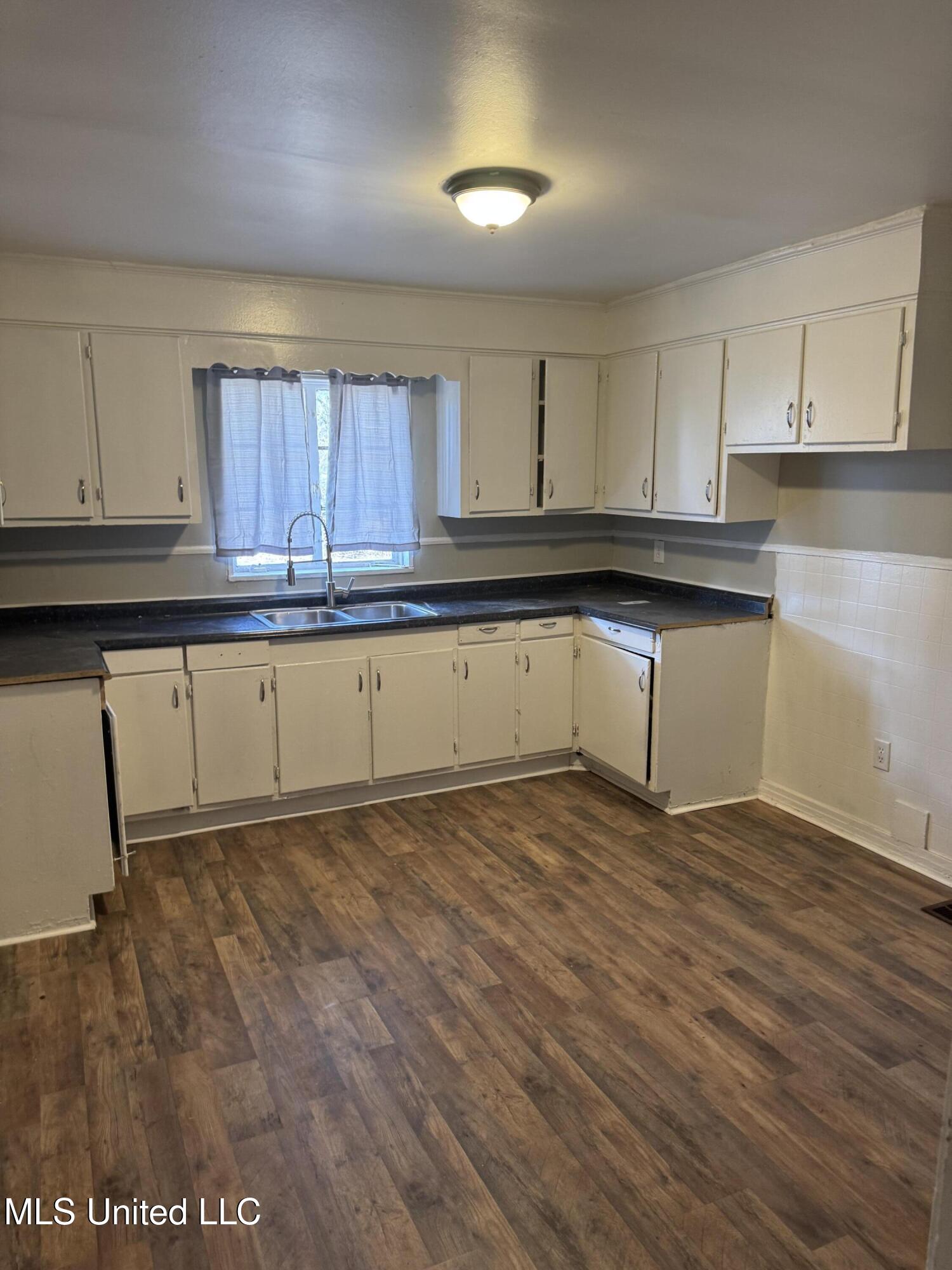 3251 Corey Drive Property Photo 2