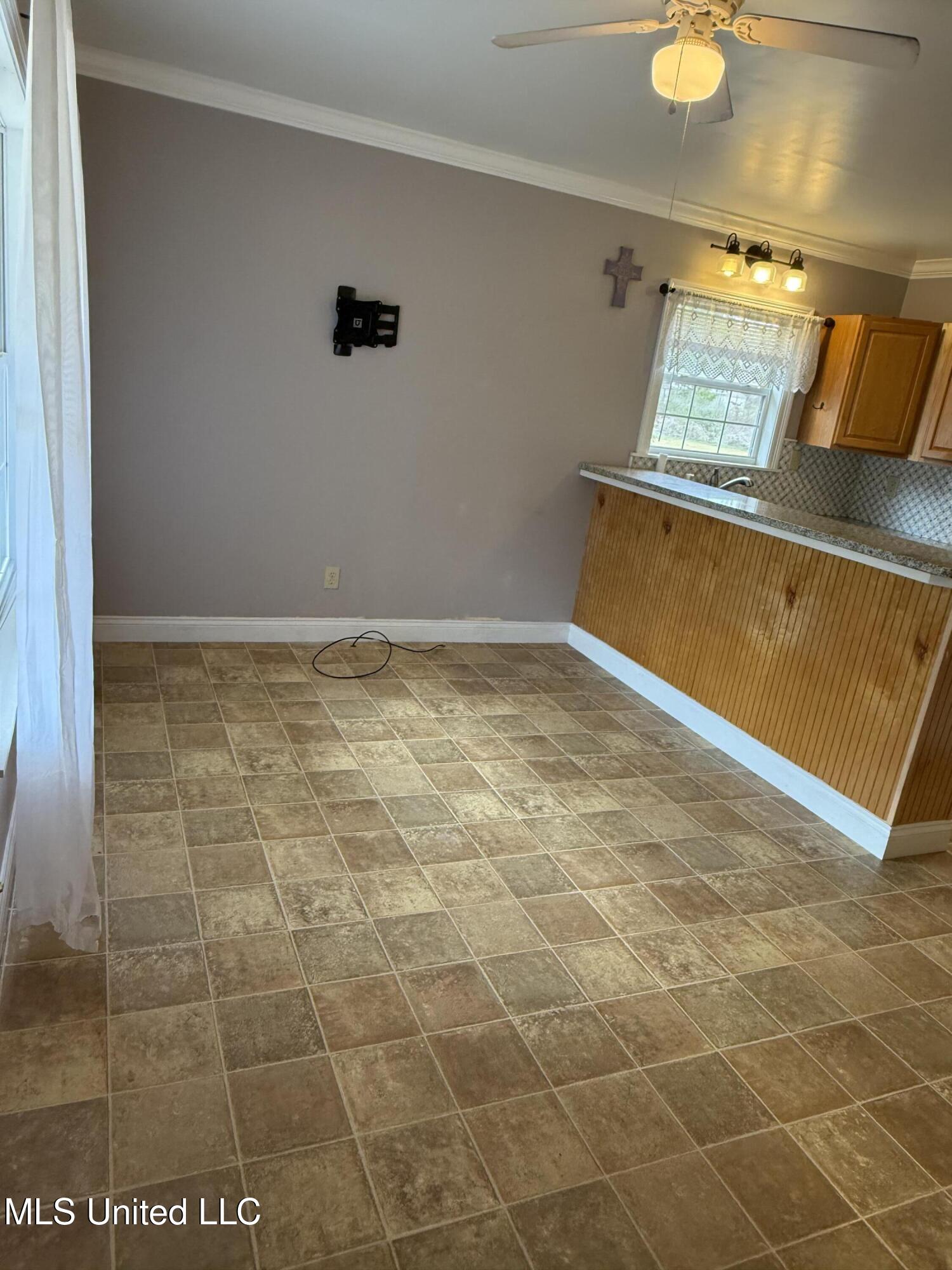 1002 Elm Drive Property Photo 2