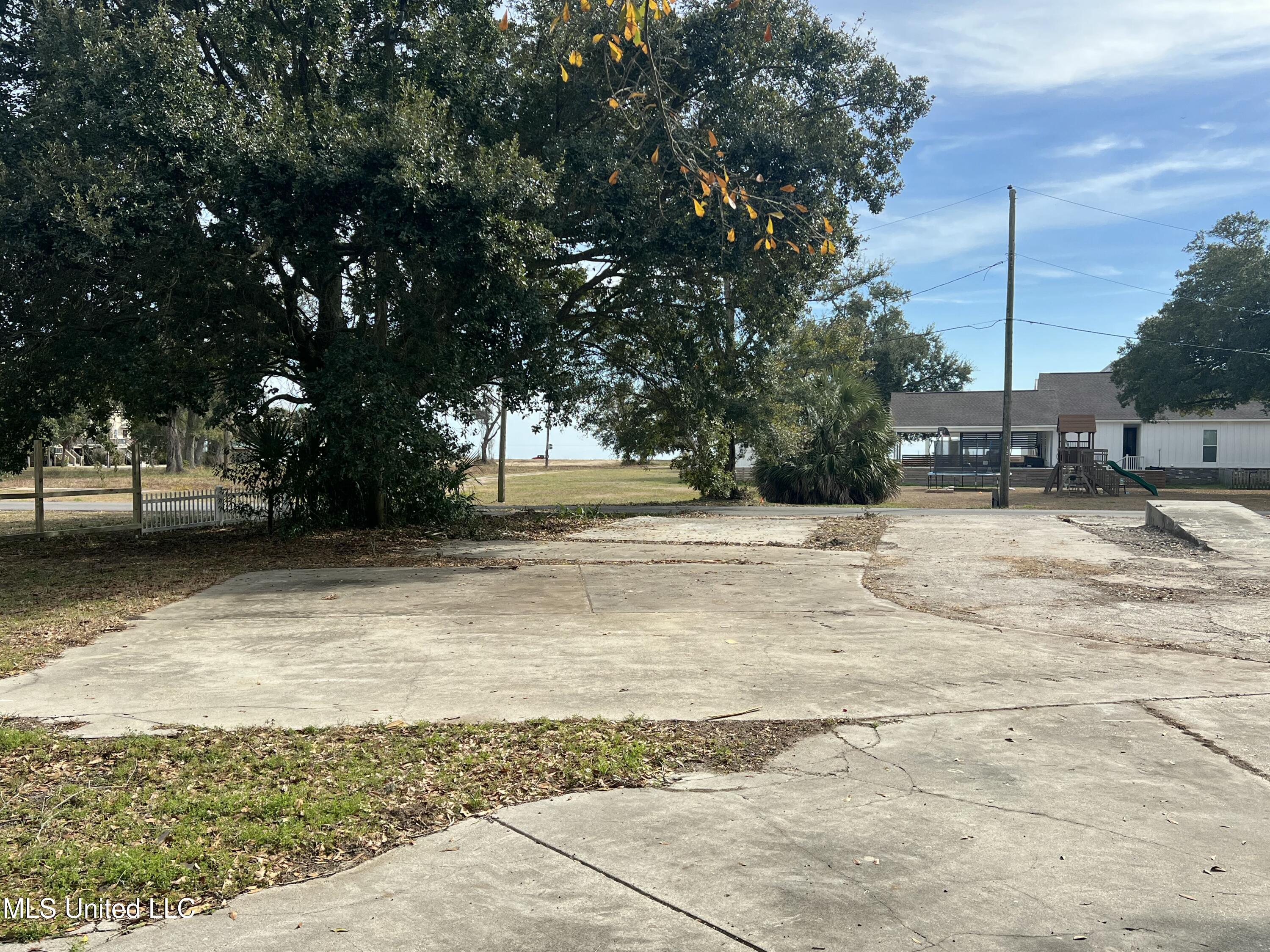 817 Martin Avenue Property Photo 1
