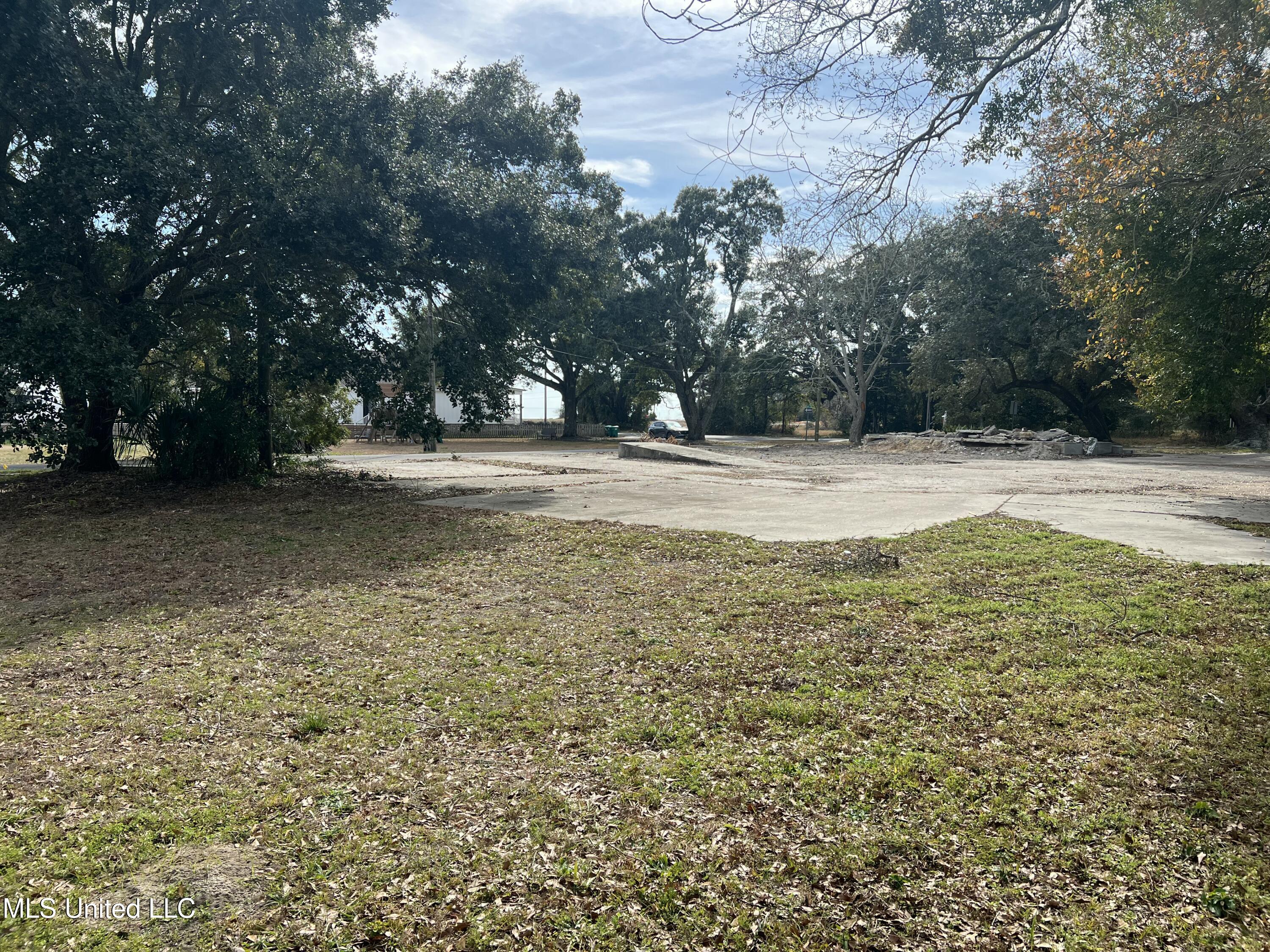 817 Martin Avenue Property Photo 4
