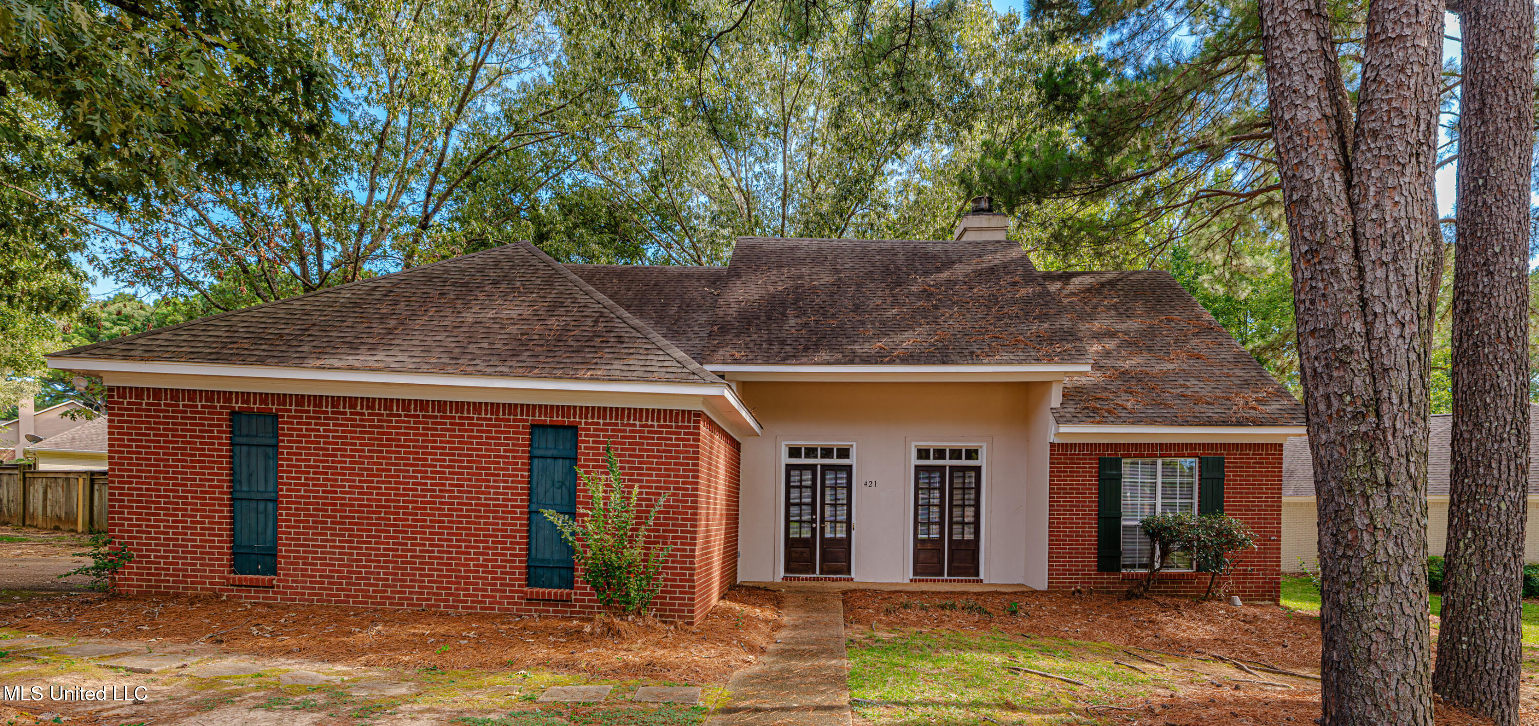 421 Violet Drive Property Photo 3