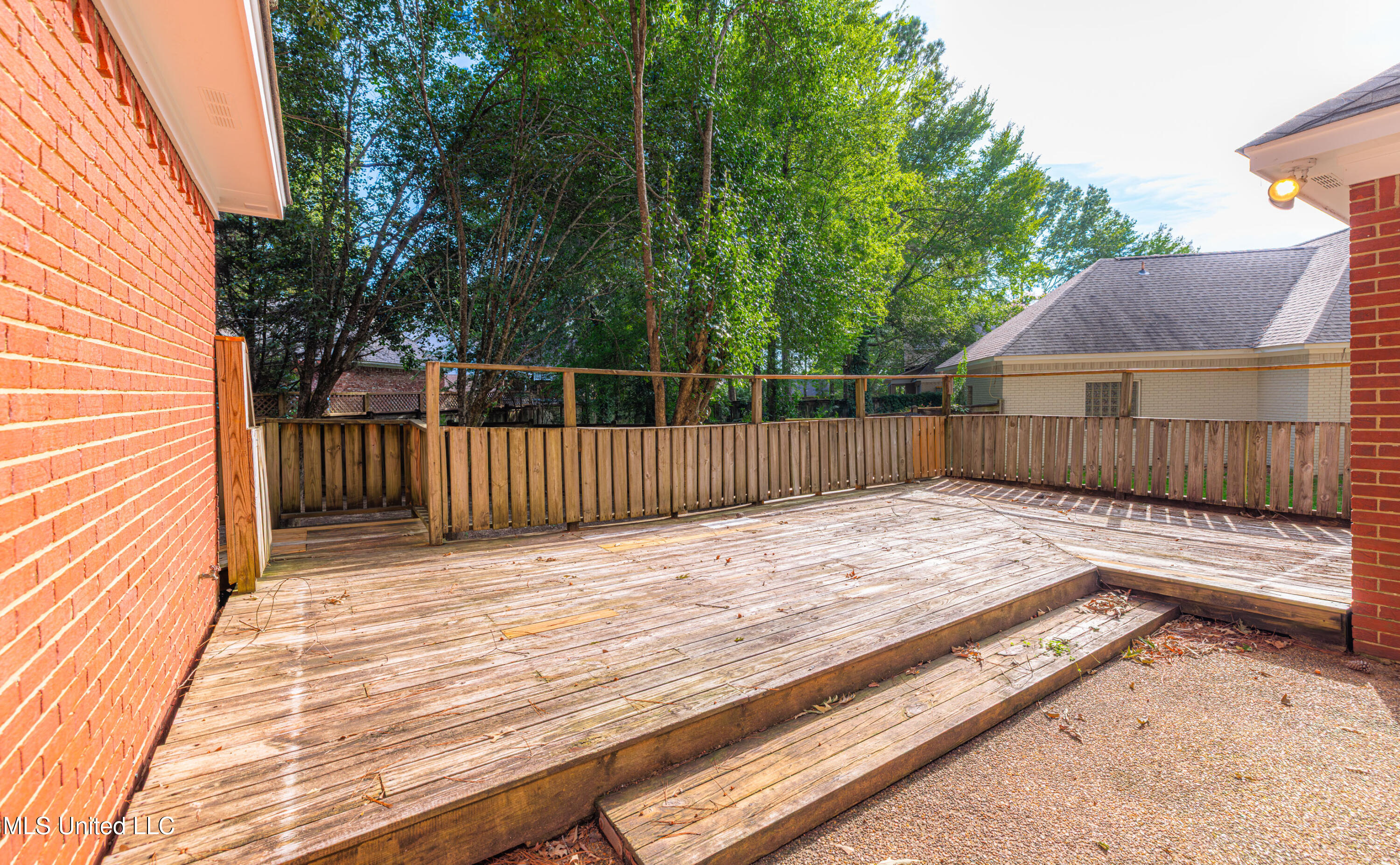 421 Violet Drive Property Photo 7
