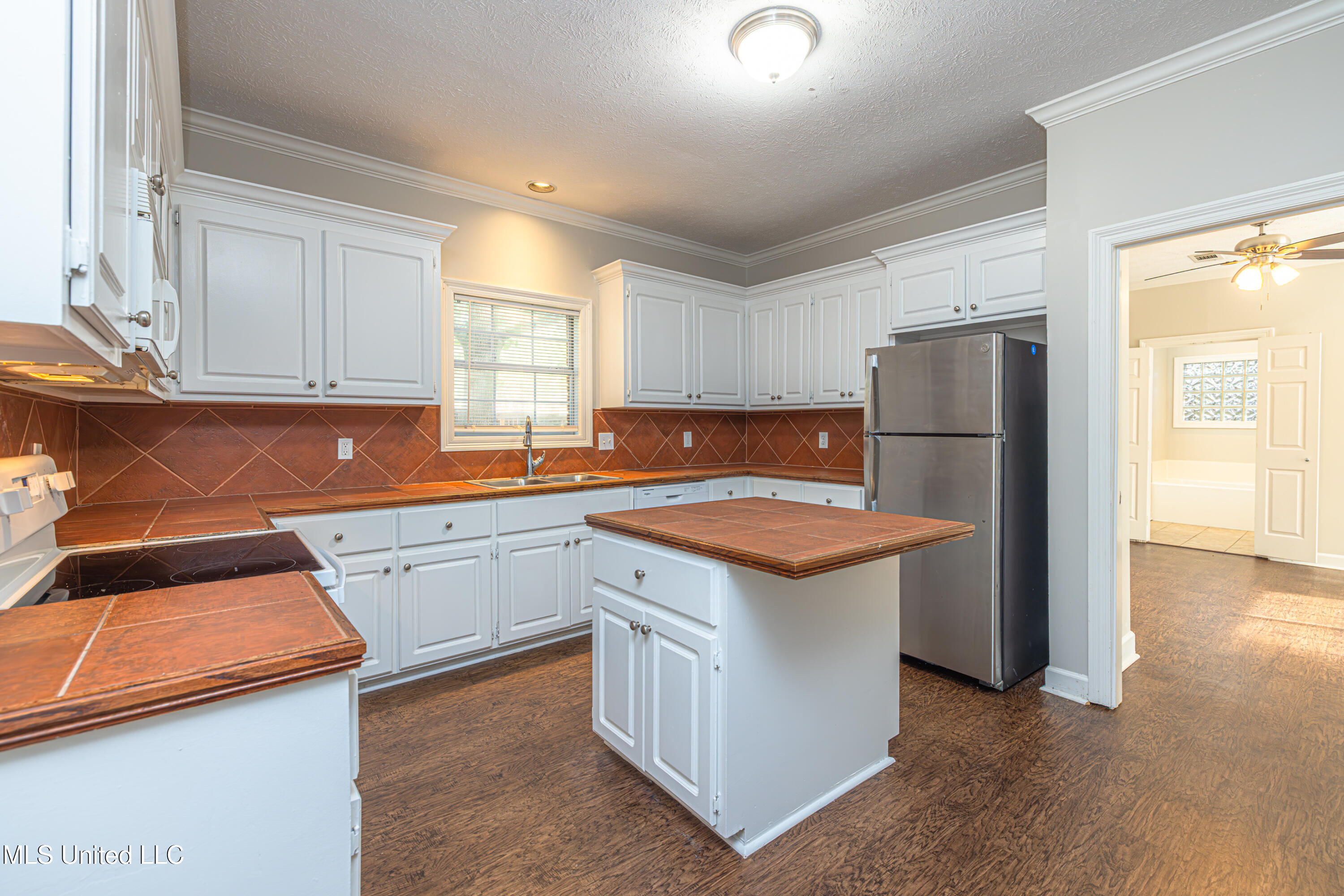 421 Violet Drive Property Photo 12