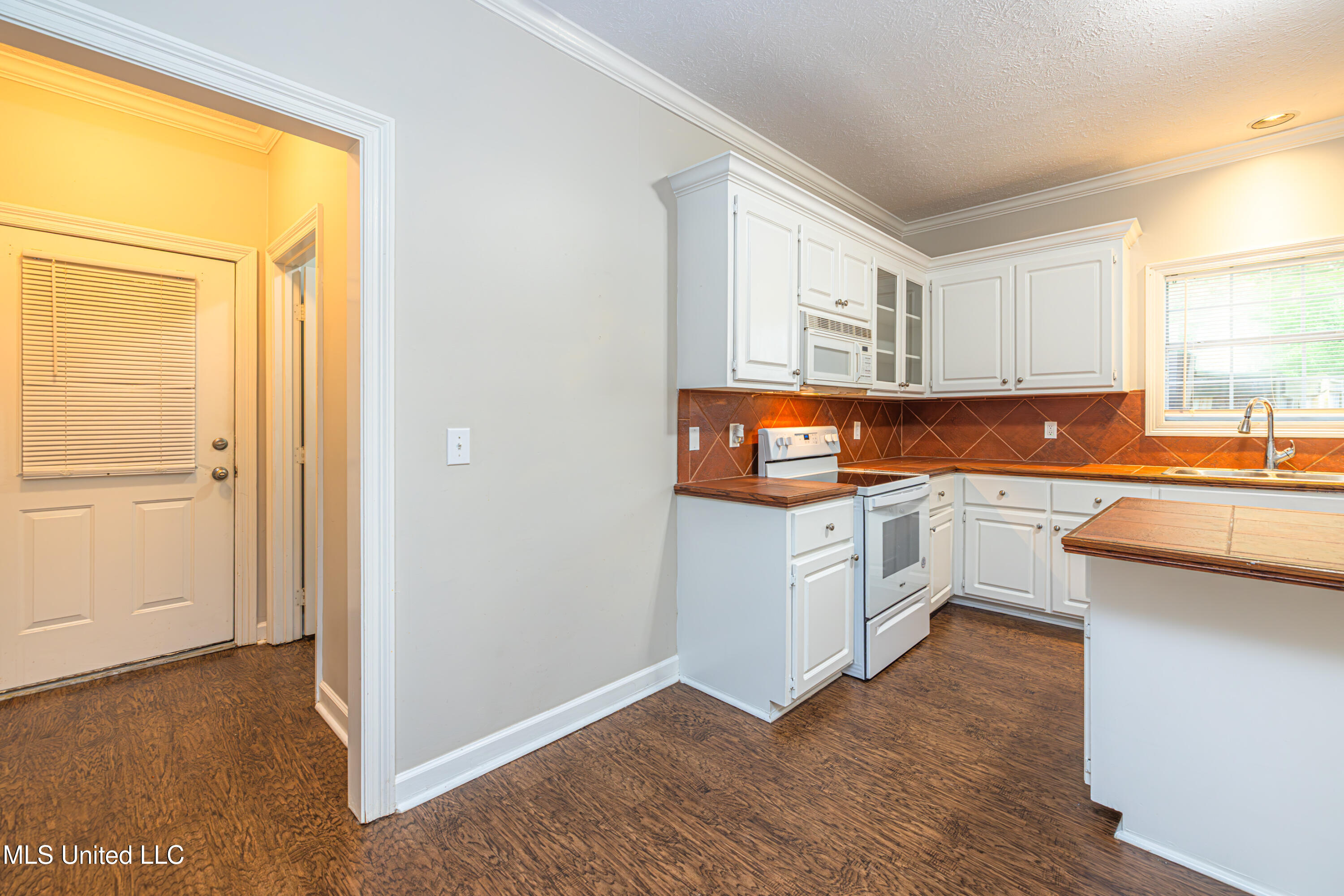 421 Violet Drive Property Photo 14