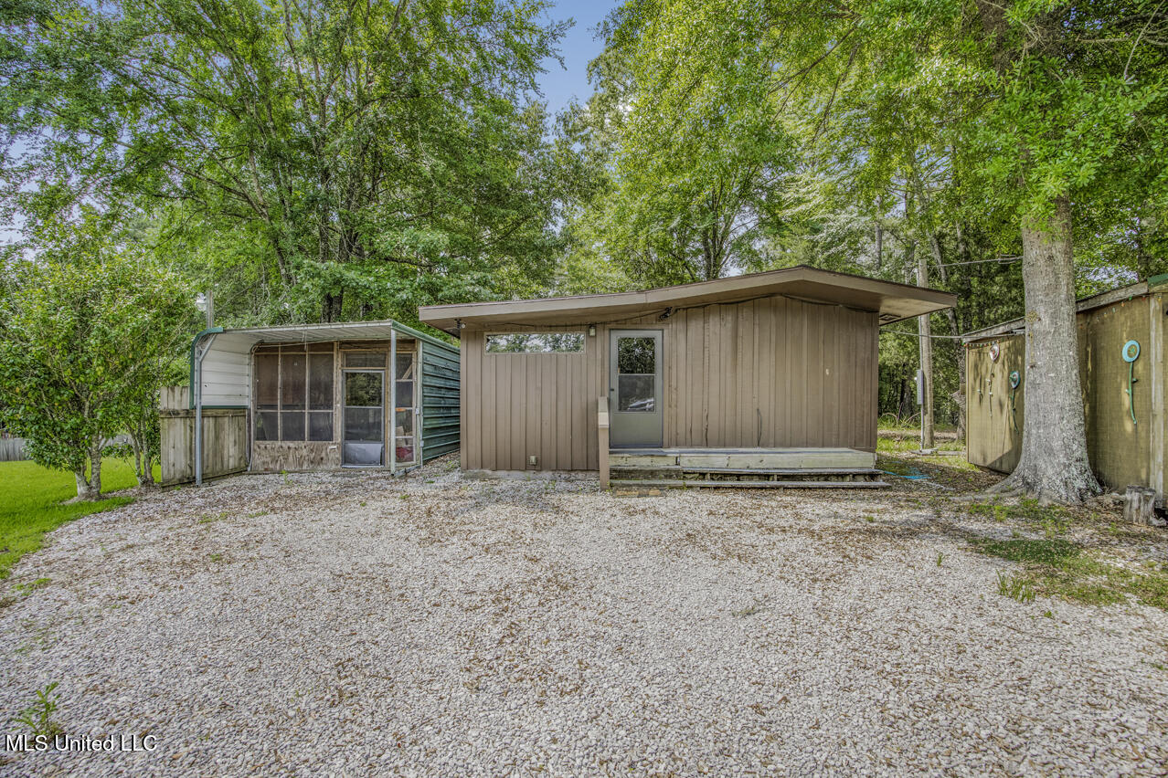 1885 Silver Creek Road