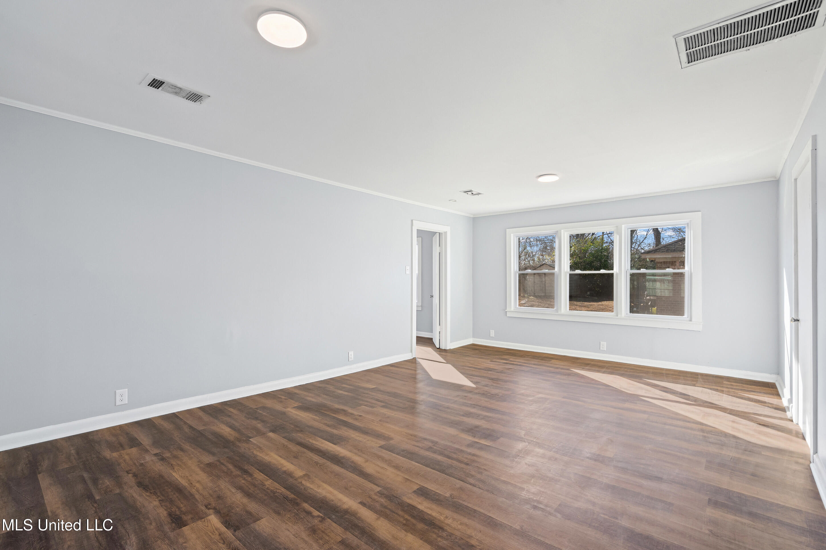 210 West Street Property Photo 15