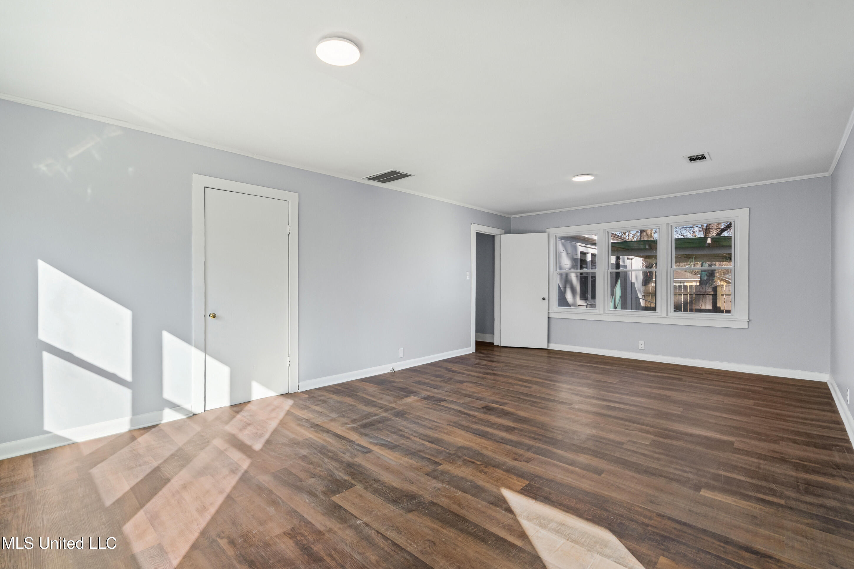 210 West Street Property Photo 16