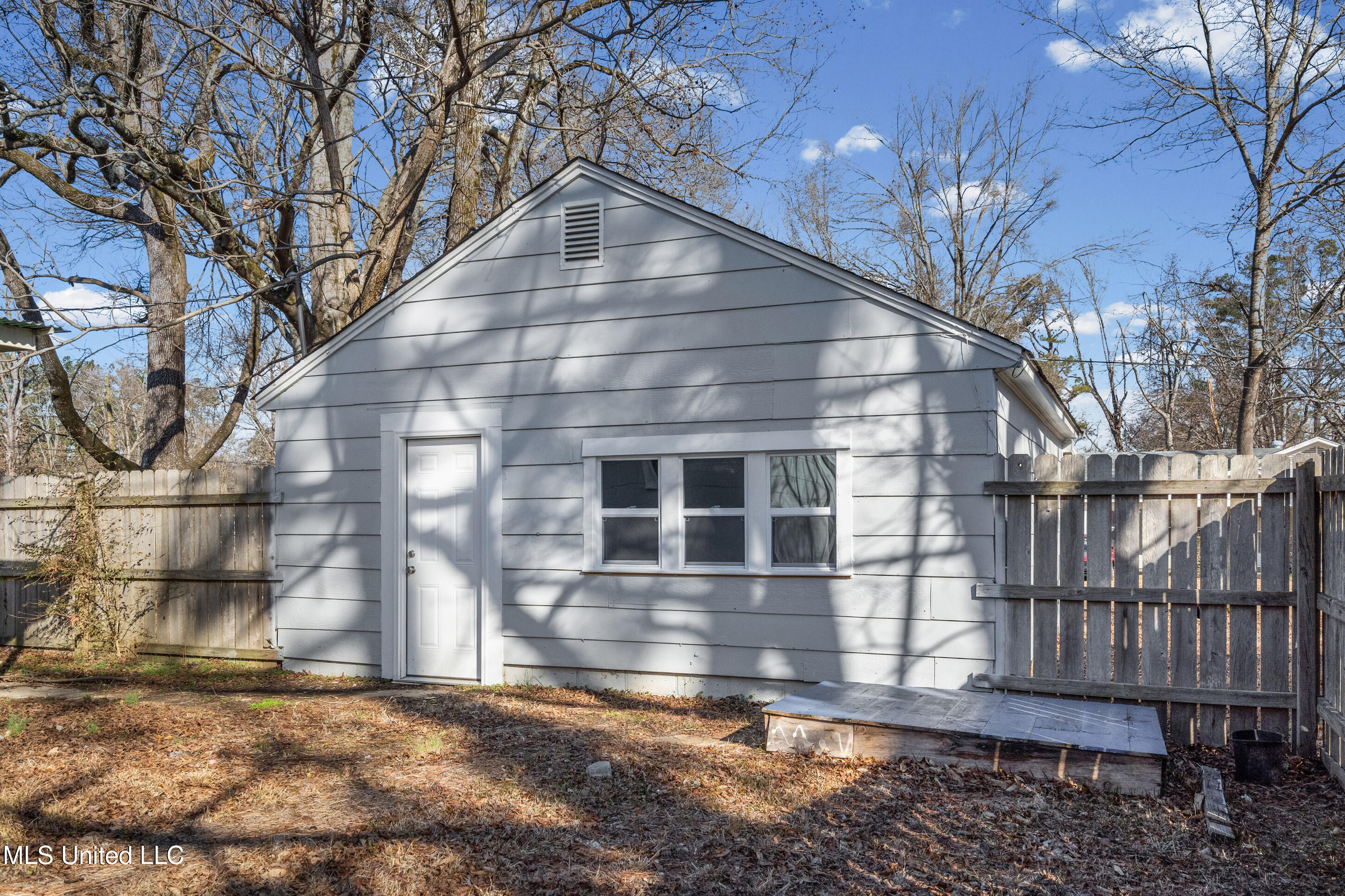 210 West Street Property Photo 23