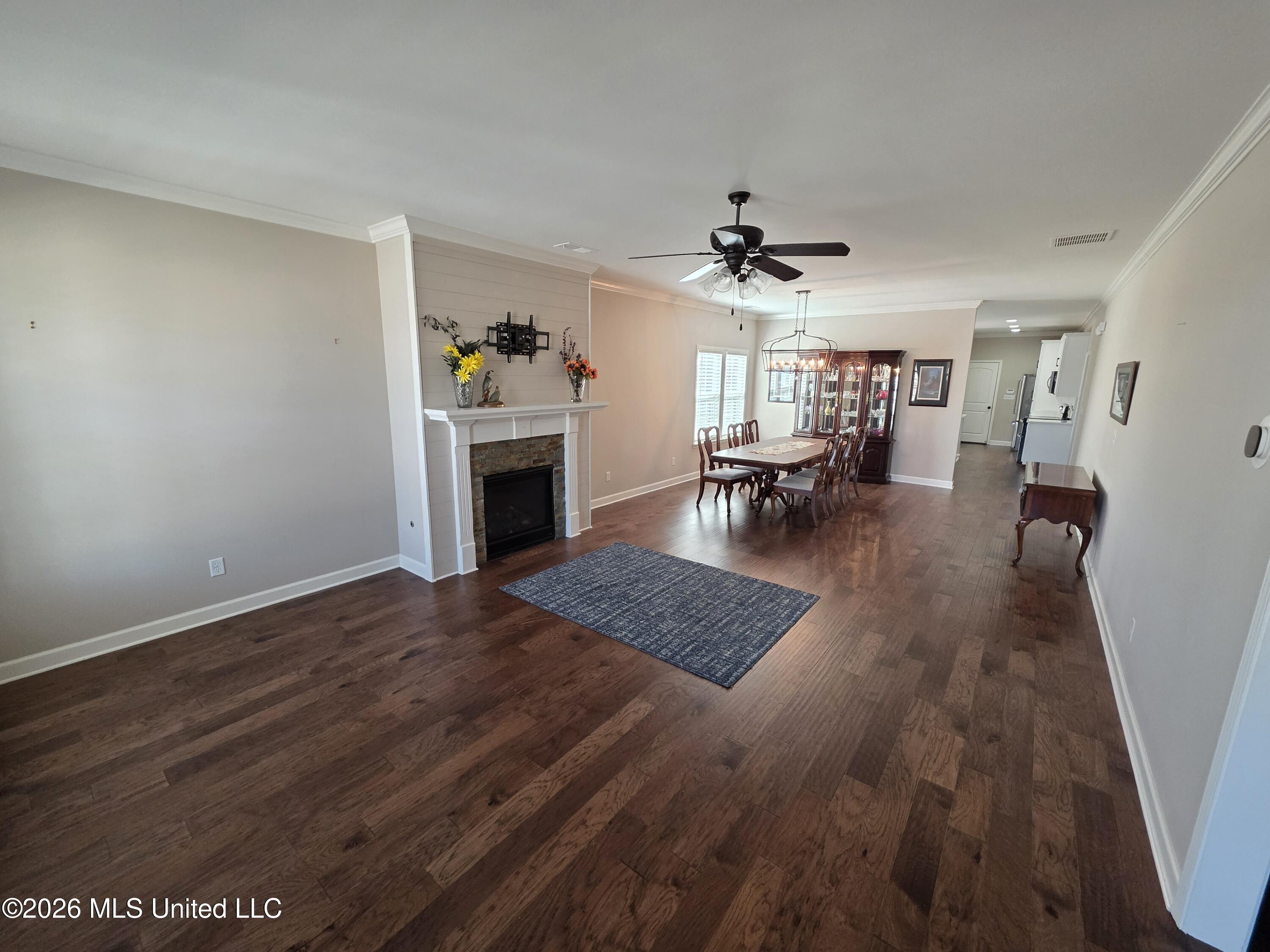 7291 Wind Drive Property Photo 4