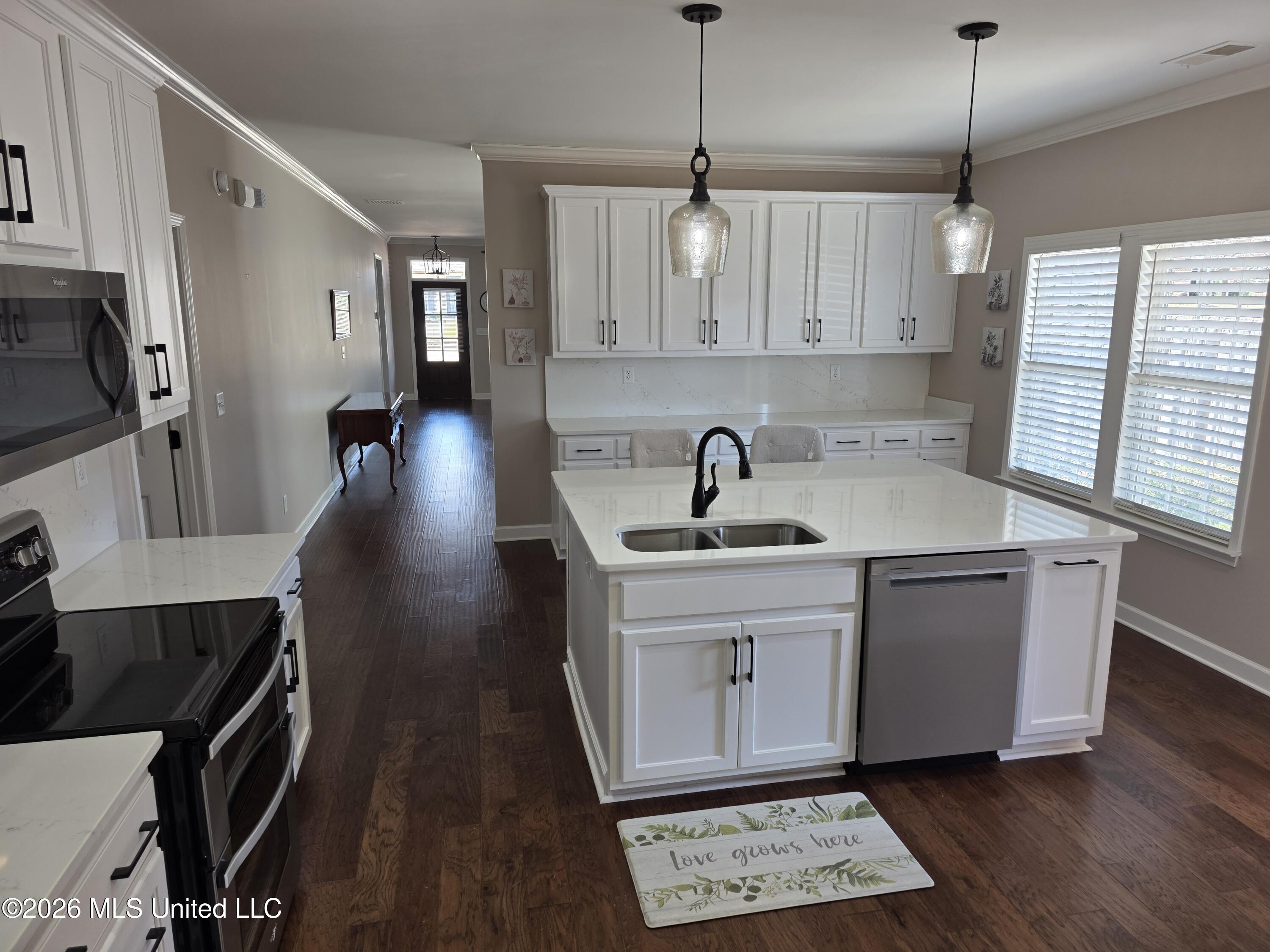7291 Wind Drive Property Photo 6