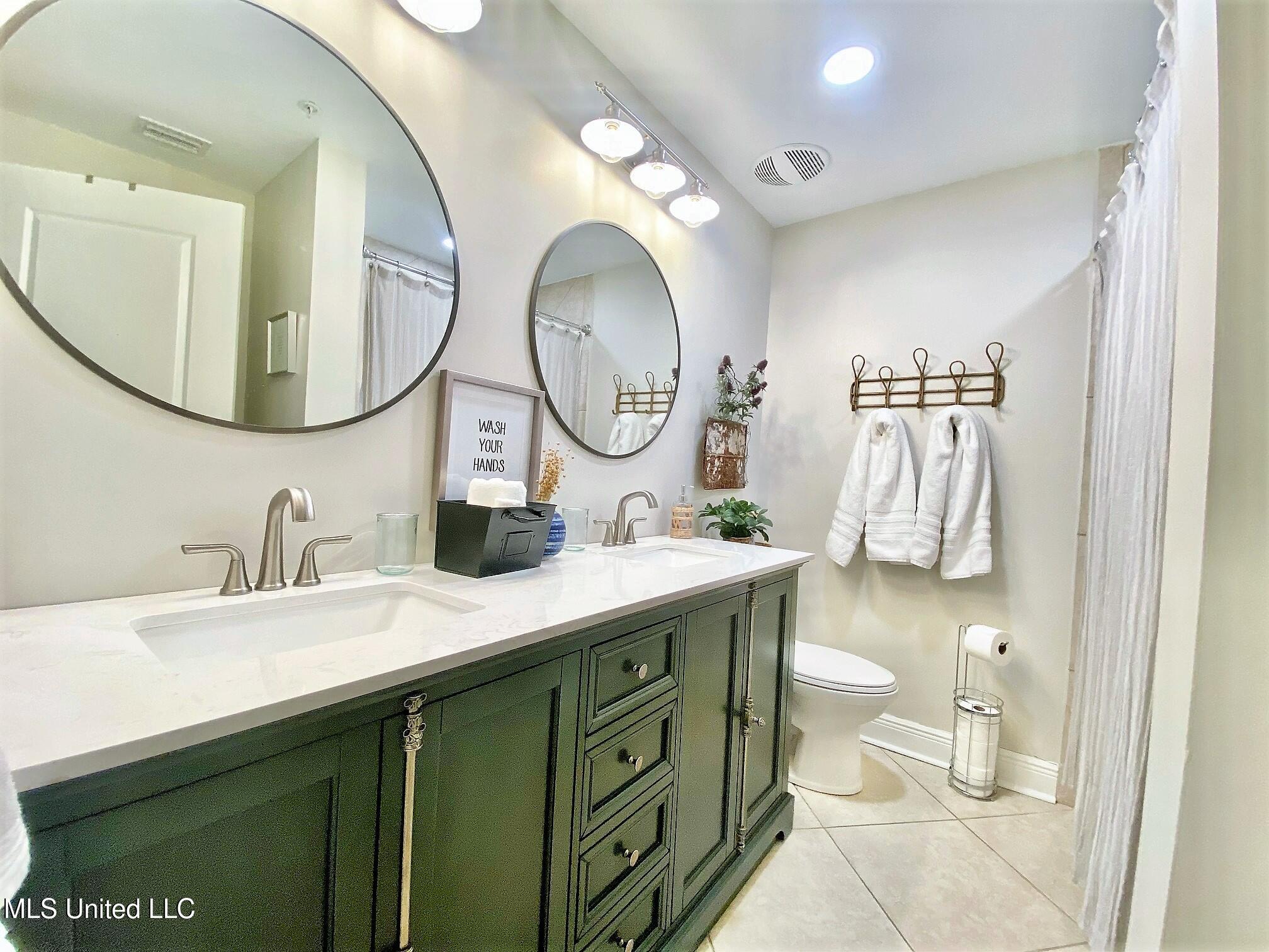 900 Village Lane Property Photo 19