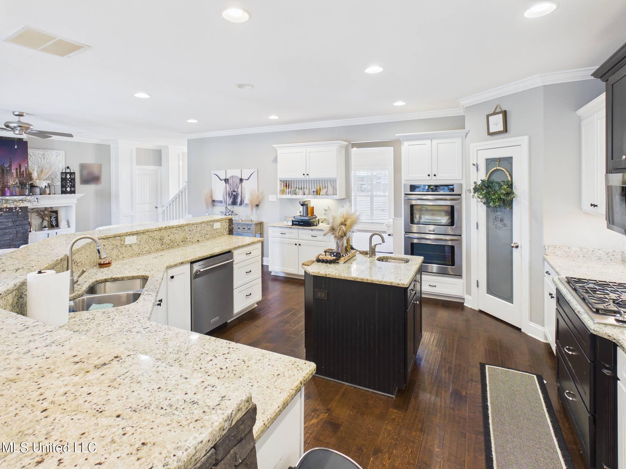 1108 Merloun Drive Property Photo 8