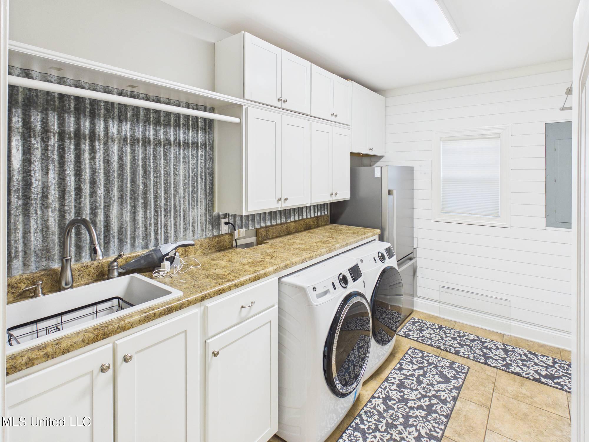 1108 Merloun Drive Property Photo 12