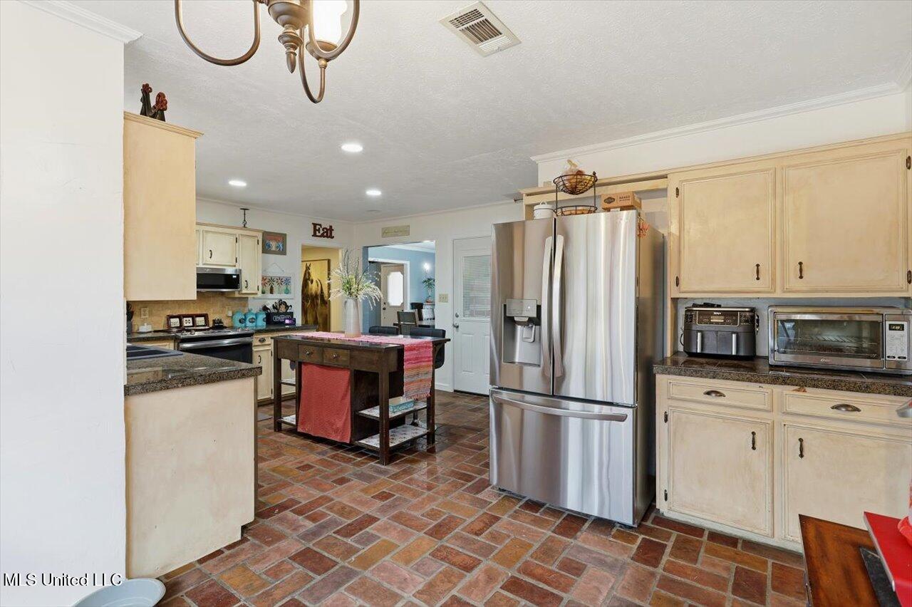 229 Greenfield Place Property Photo 11