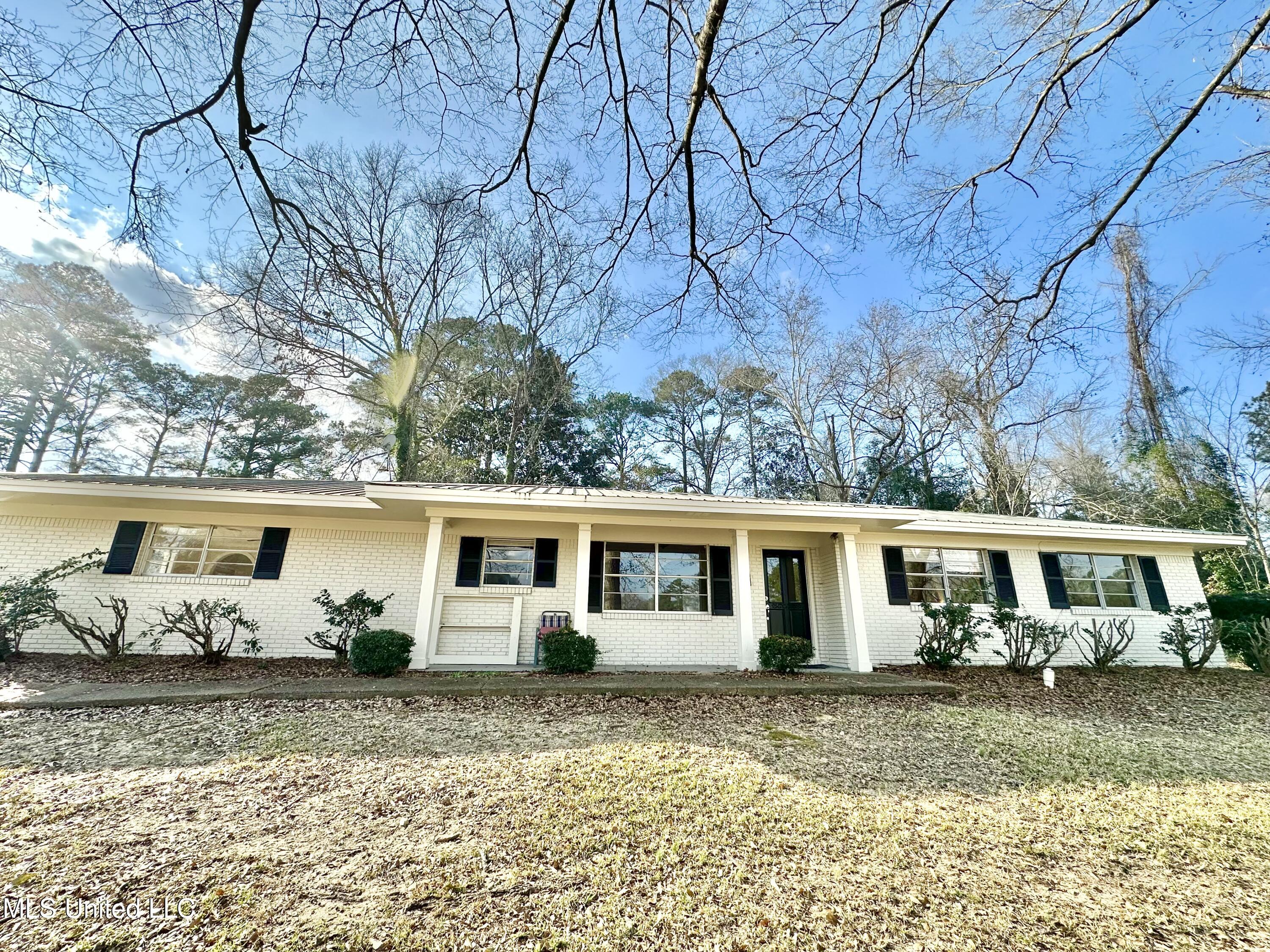 1002 Mark Drive Property Photo 4
