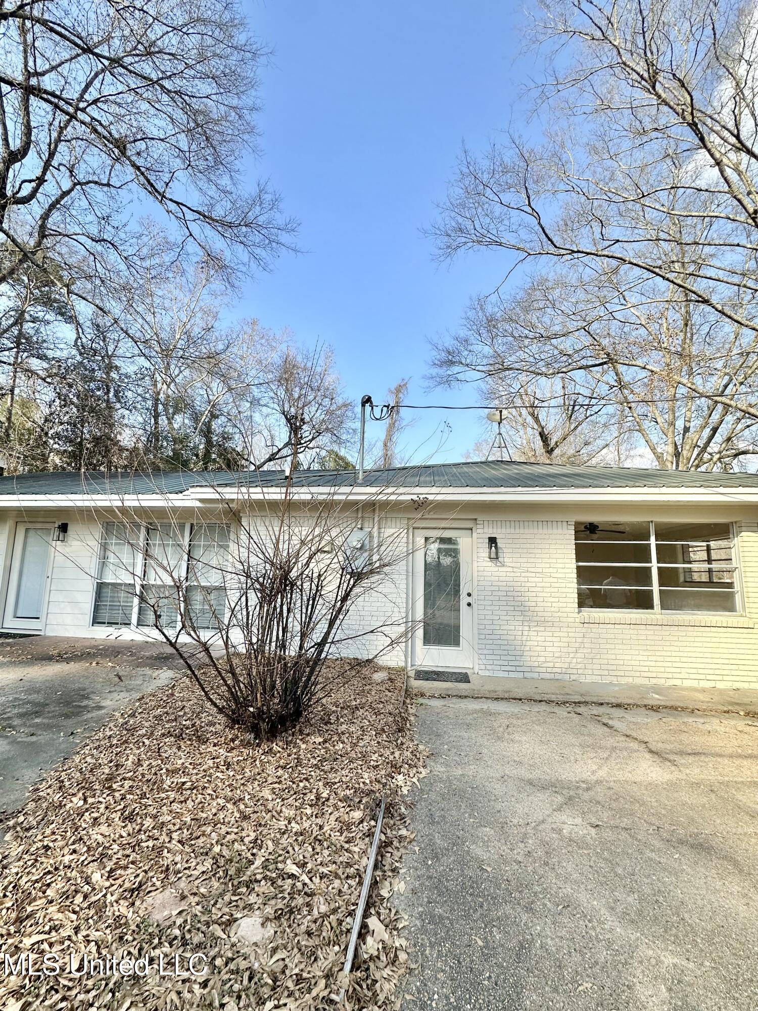 1002 Mark Drive Property Photo 6