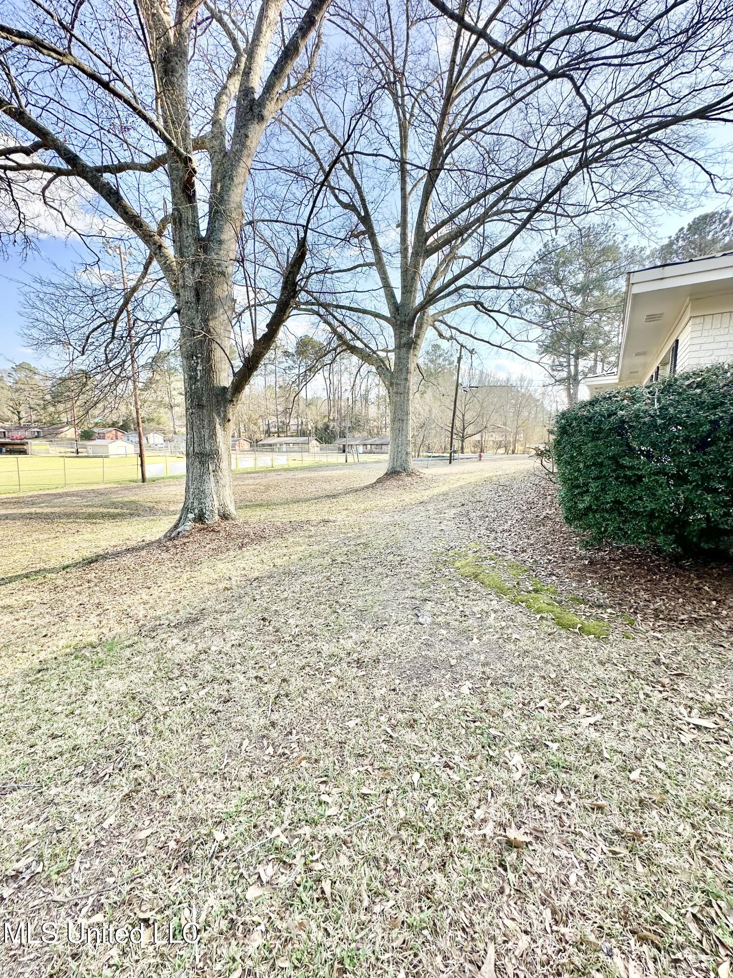1002 Mark Drive Property Photo 8