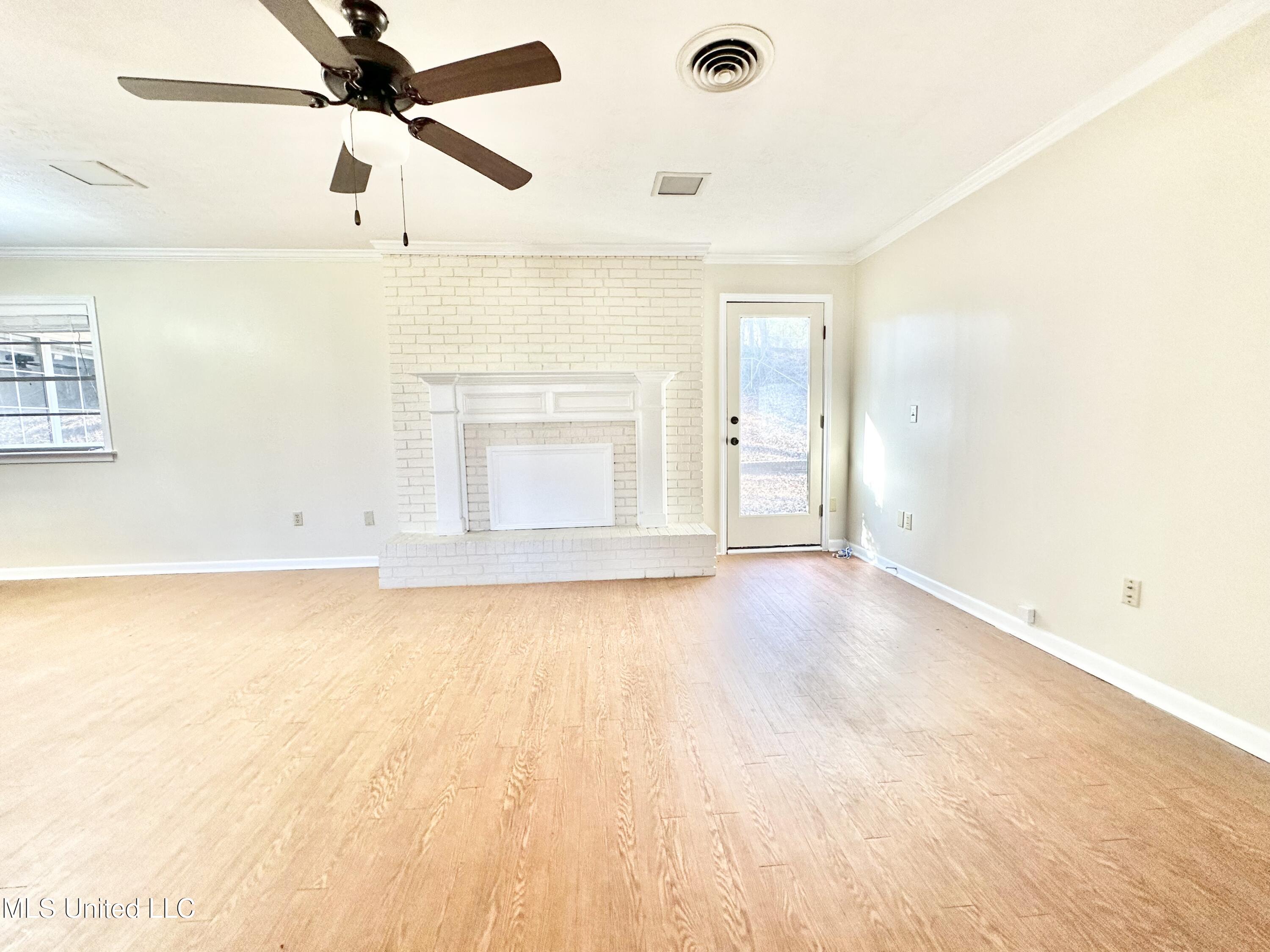 1002 Mark Drive Property Photo 12