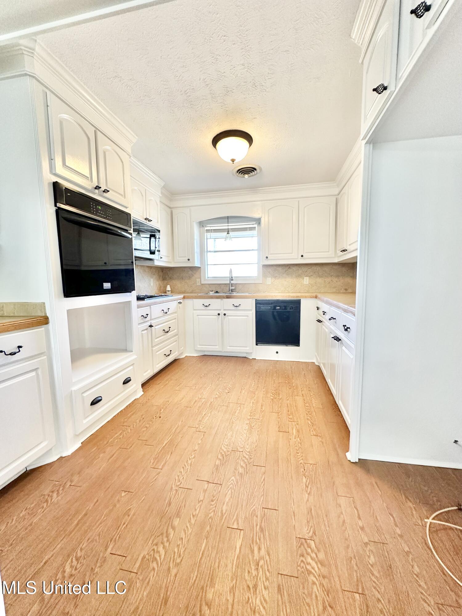1002 Mark Drive Property Photo 14