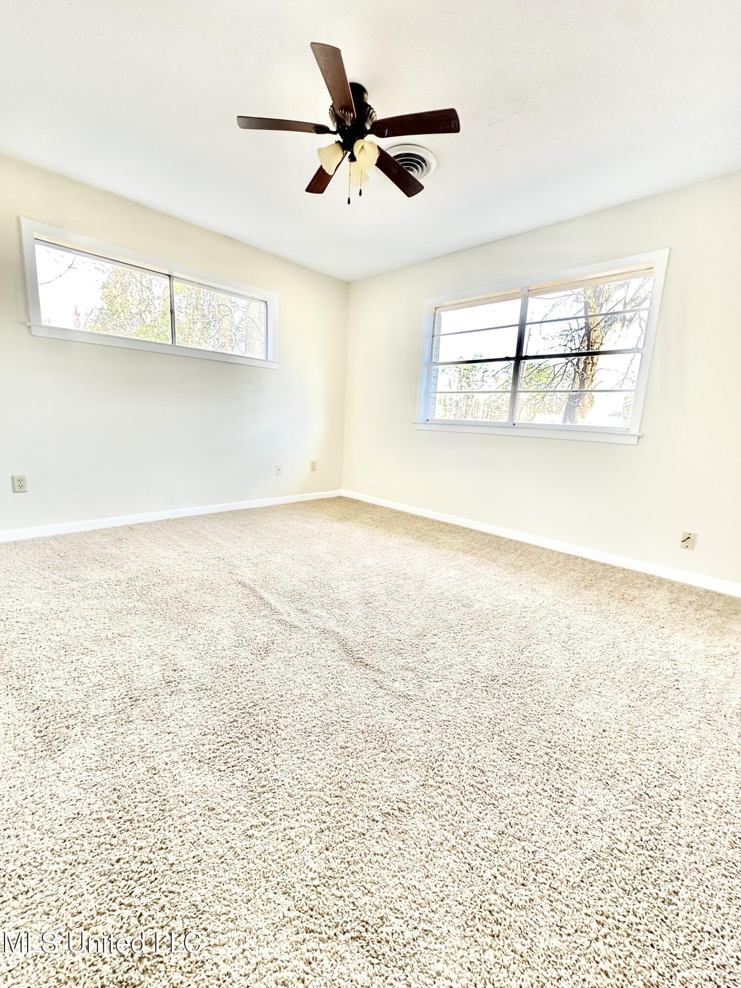 1002 Mark Drive Property Photo 22